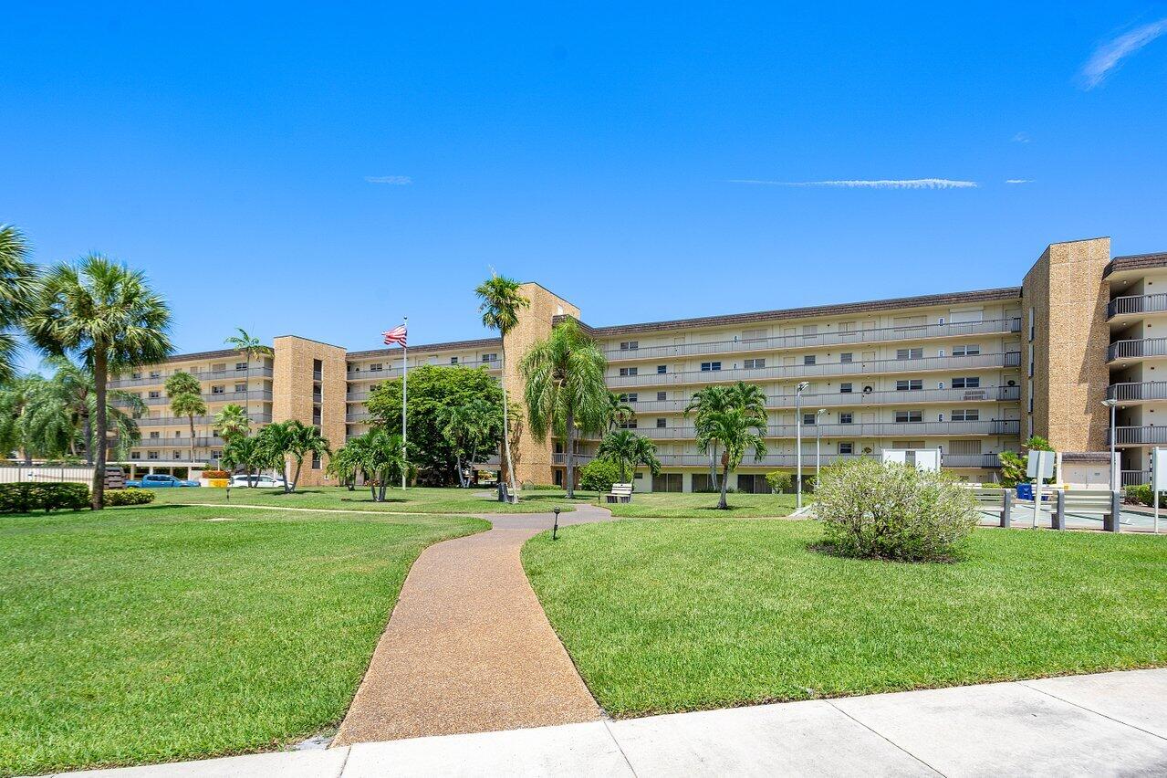 555 NW 4th Ave #2150