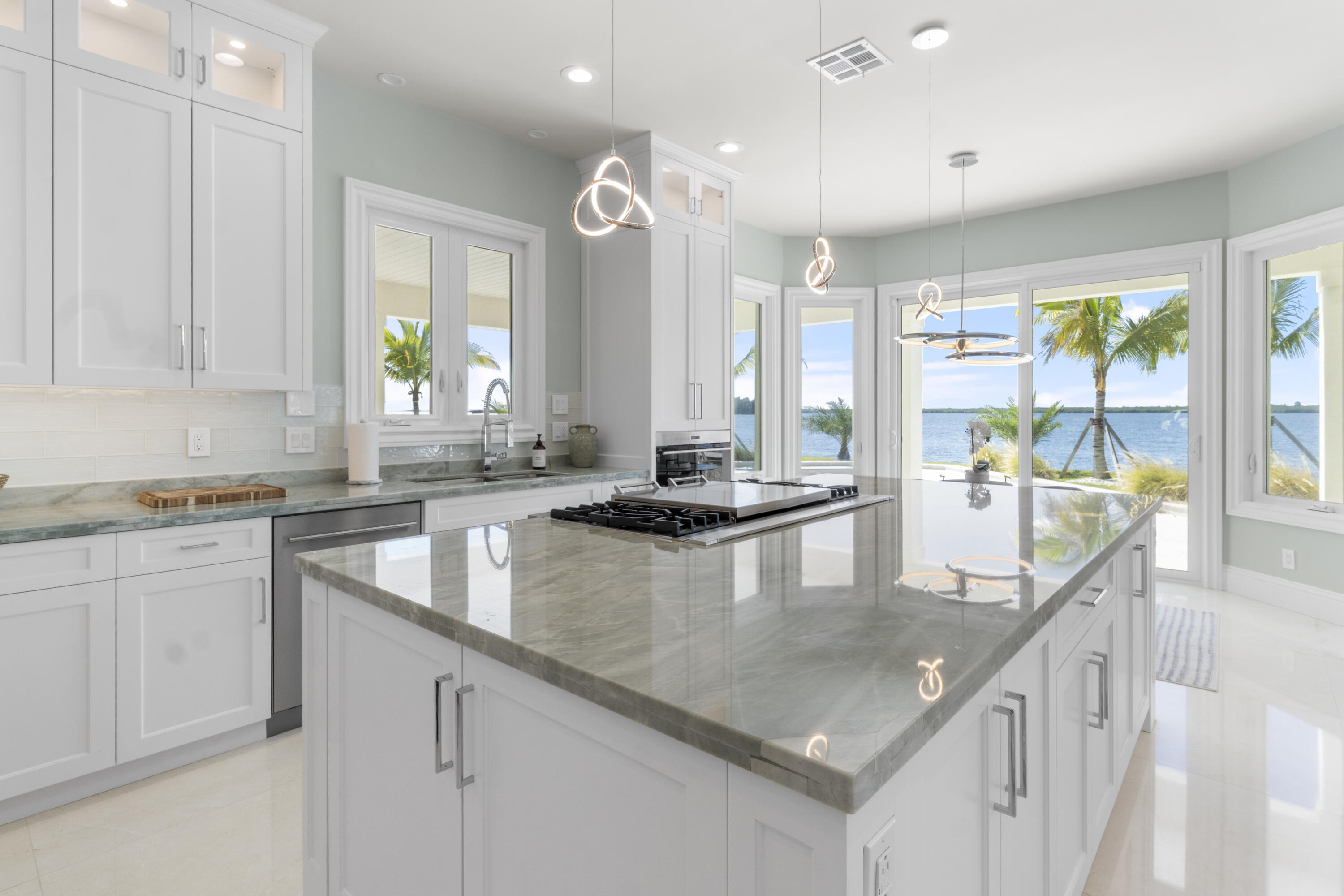 526 Pt Ln Vero Beach, FL 32963