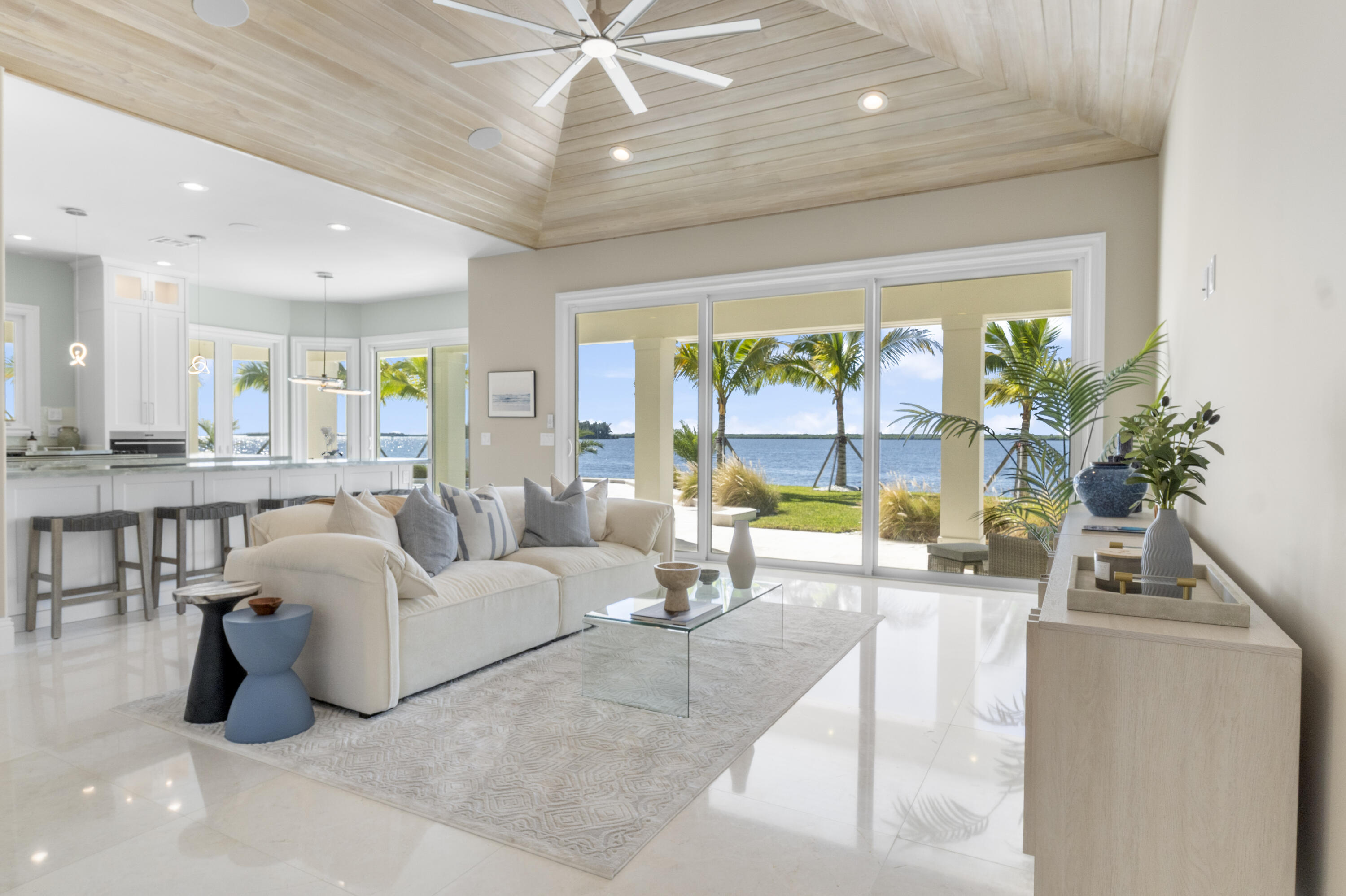 526 Pt Ln Vero Beach, FL 32963