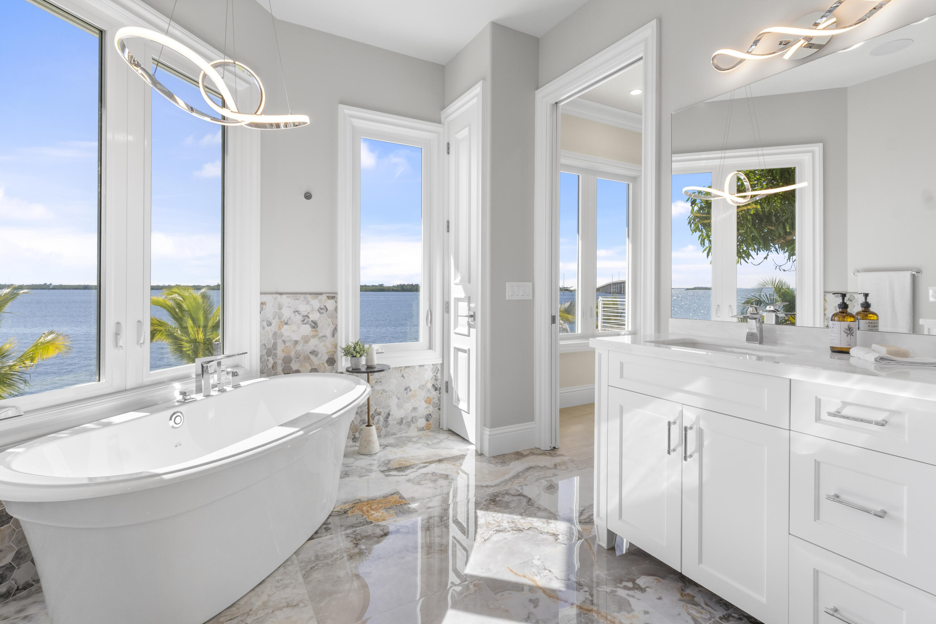526 Pt Ln Vero Beach, FL 32963