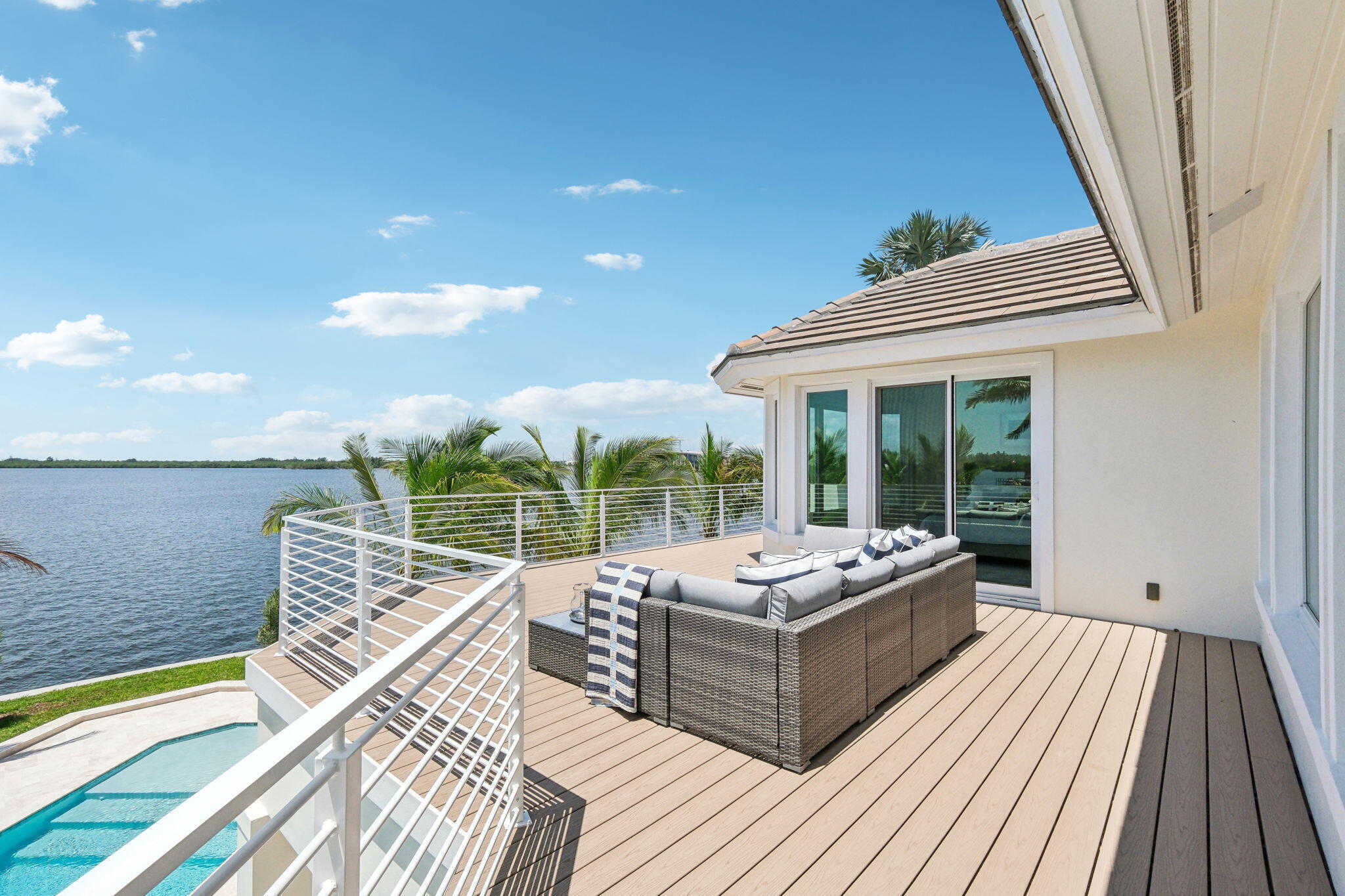 526 Pt Ln Vero Beach, FL 32963