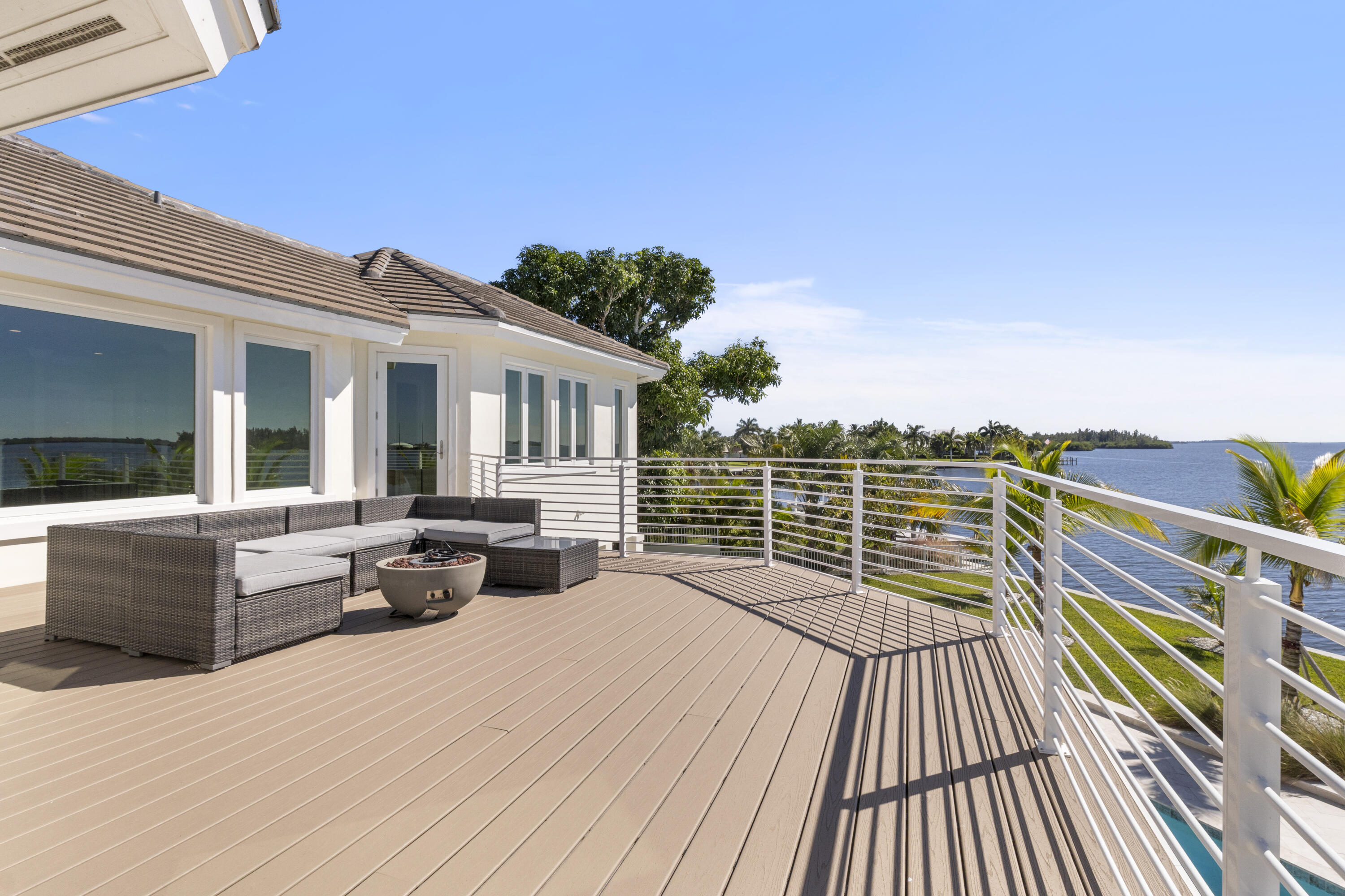 526 Pt Ln Vero Beach, FL 32963
