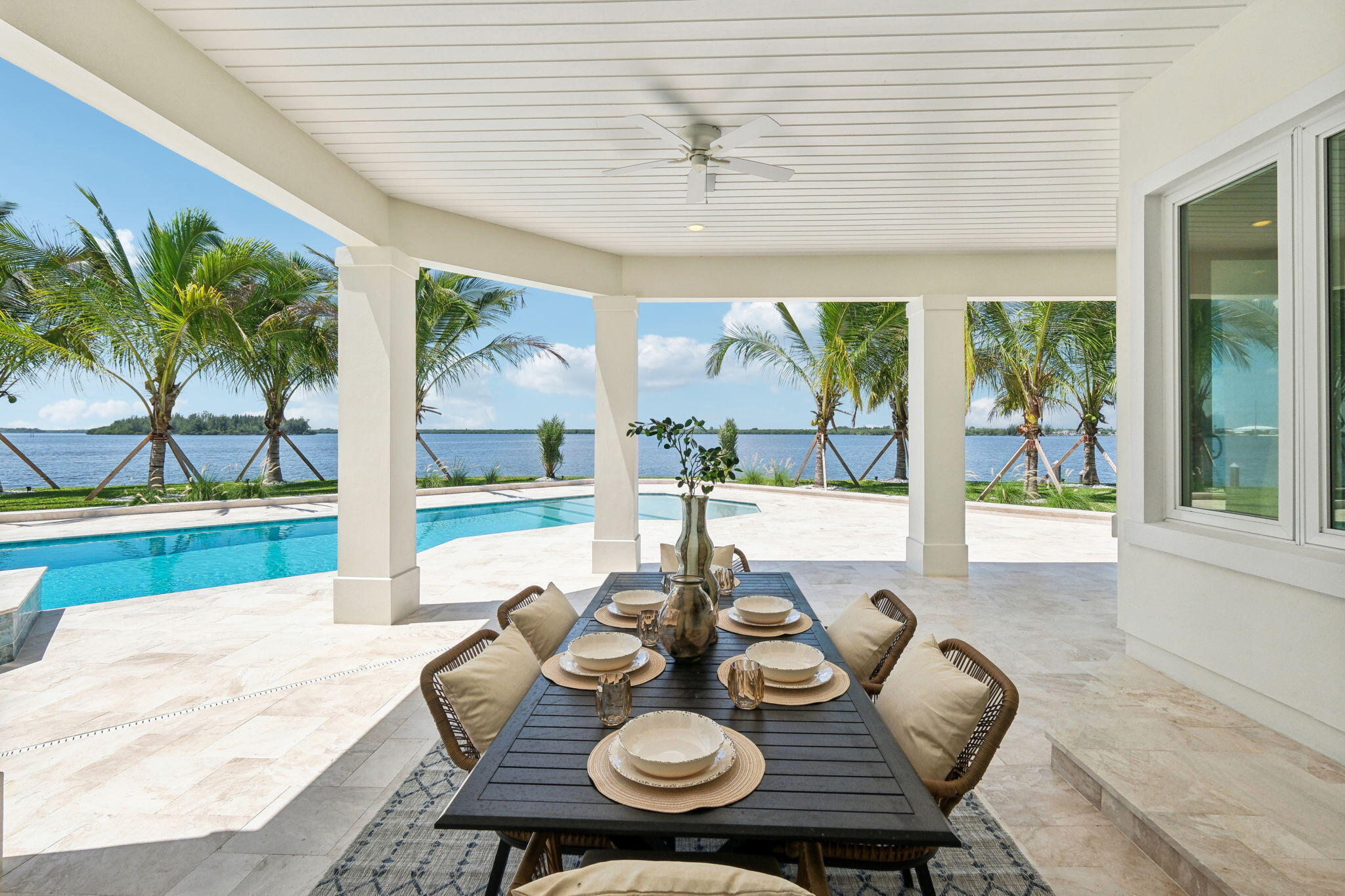 526 Pt Ln Vero Beach, FL 32963