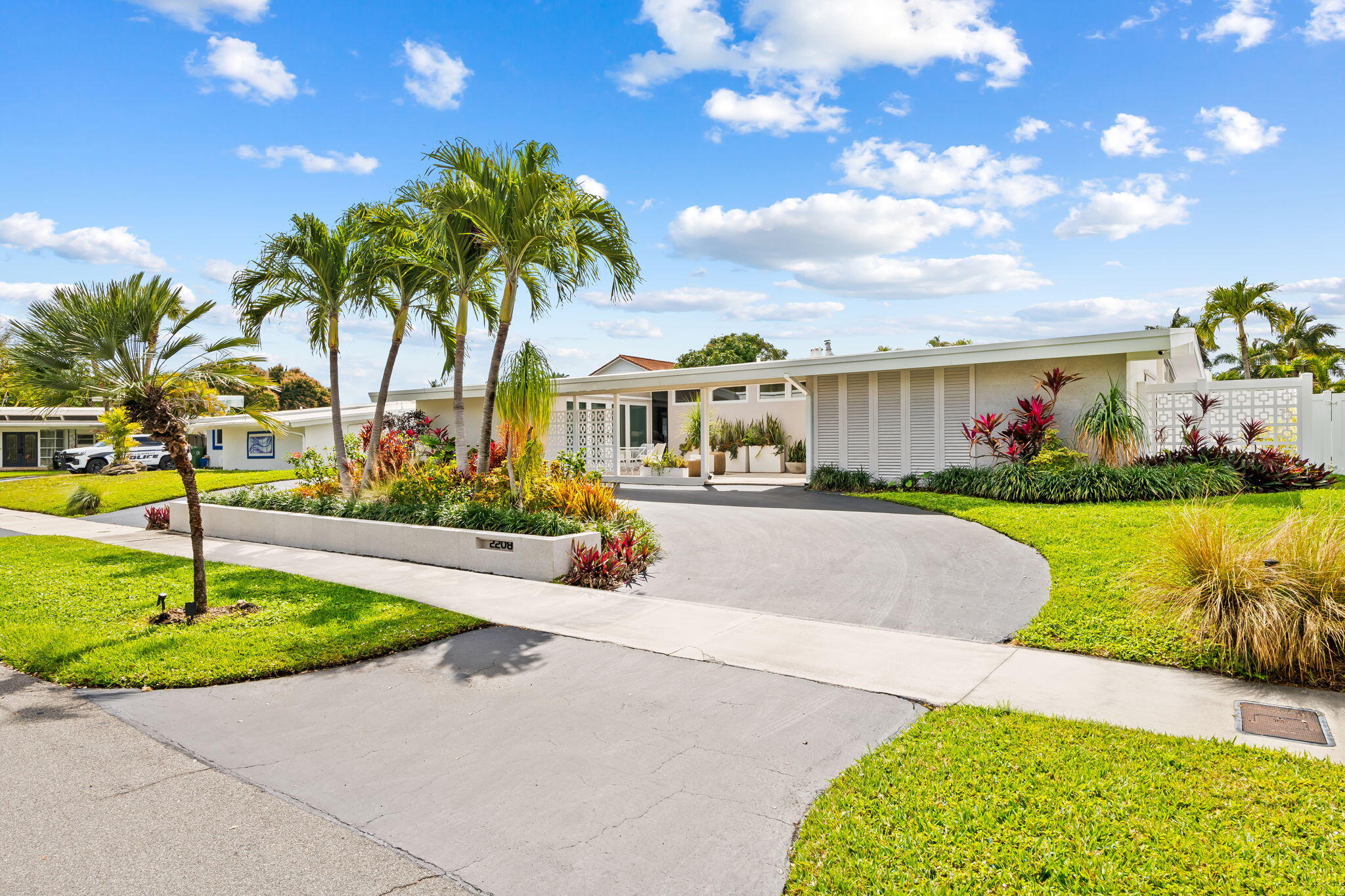 2208 Anchor Dr Fort Lauderdale, FL 33316