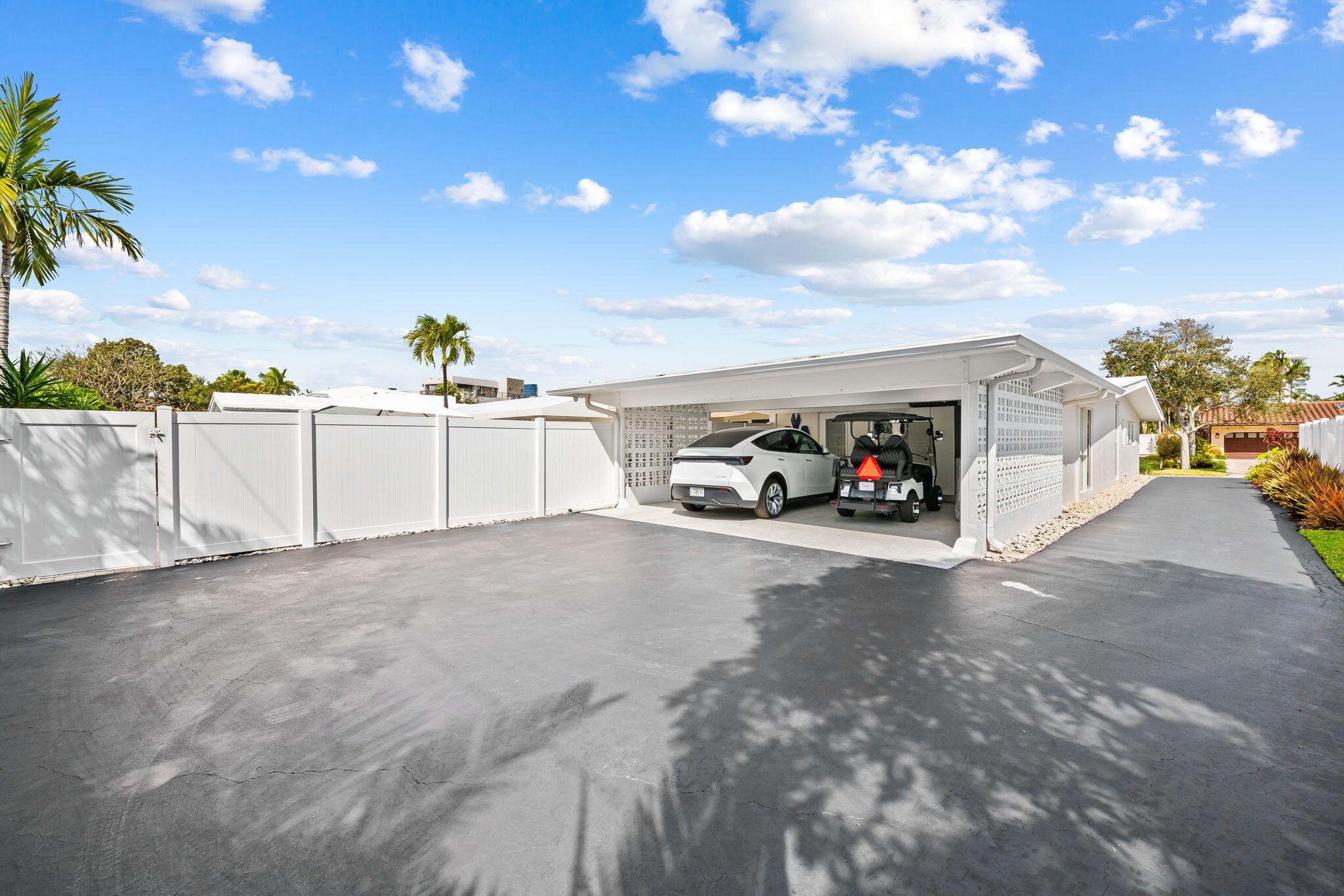 2208 Anchor Dr Fort Lauderdale, FL 33316