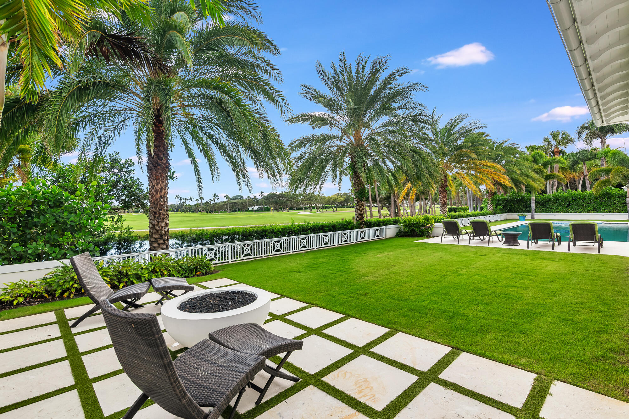 1263 Lake House Dr North Palm Beach, FL 33408