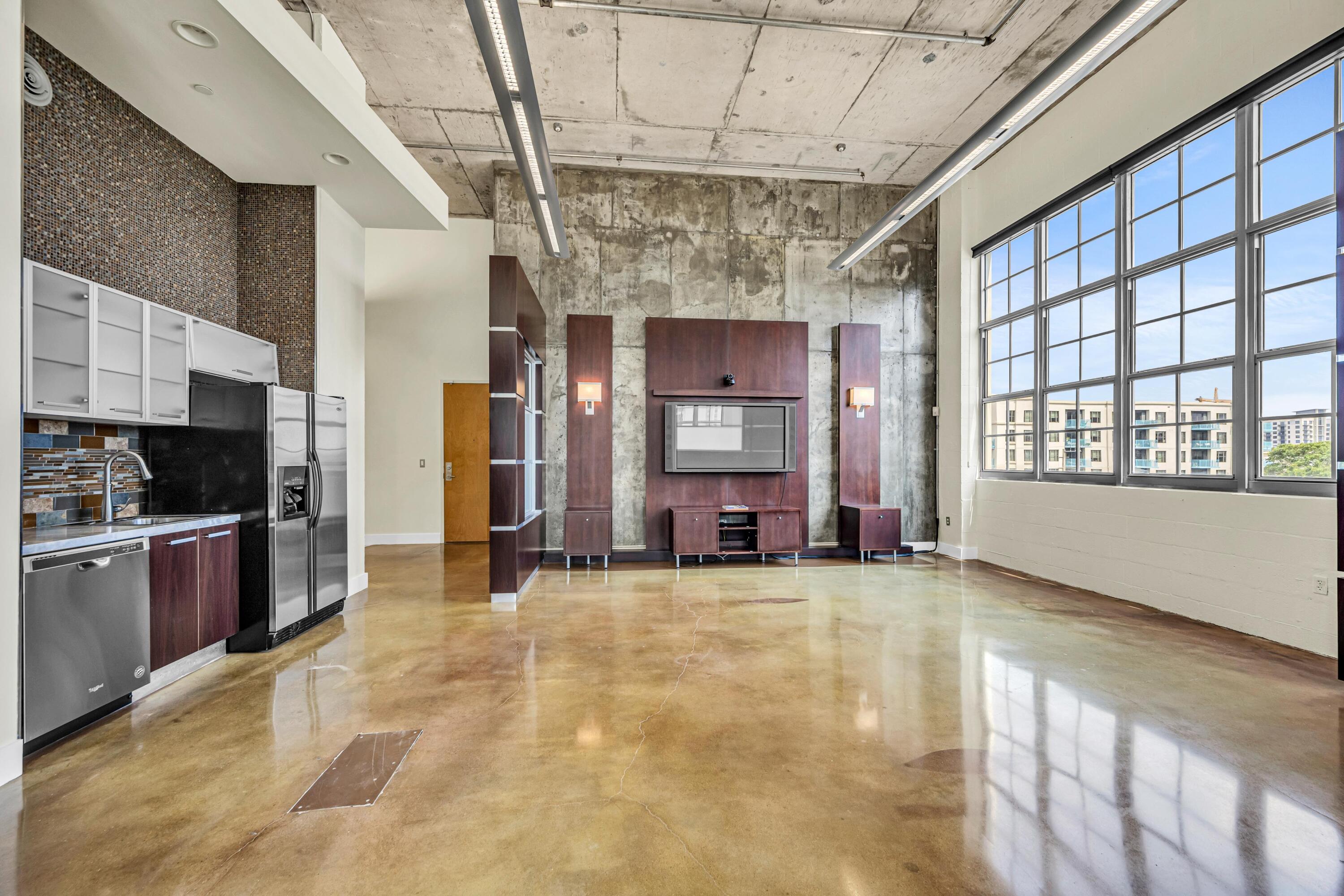 435 N Andrews Ave #401