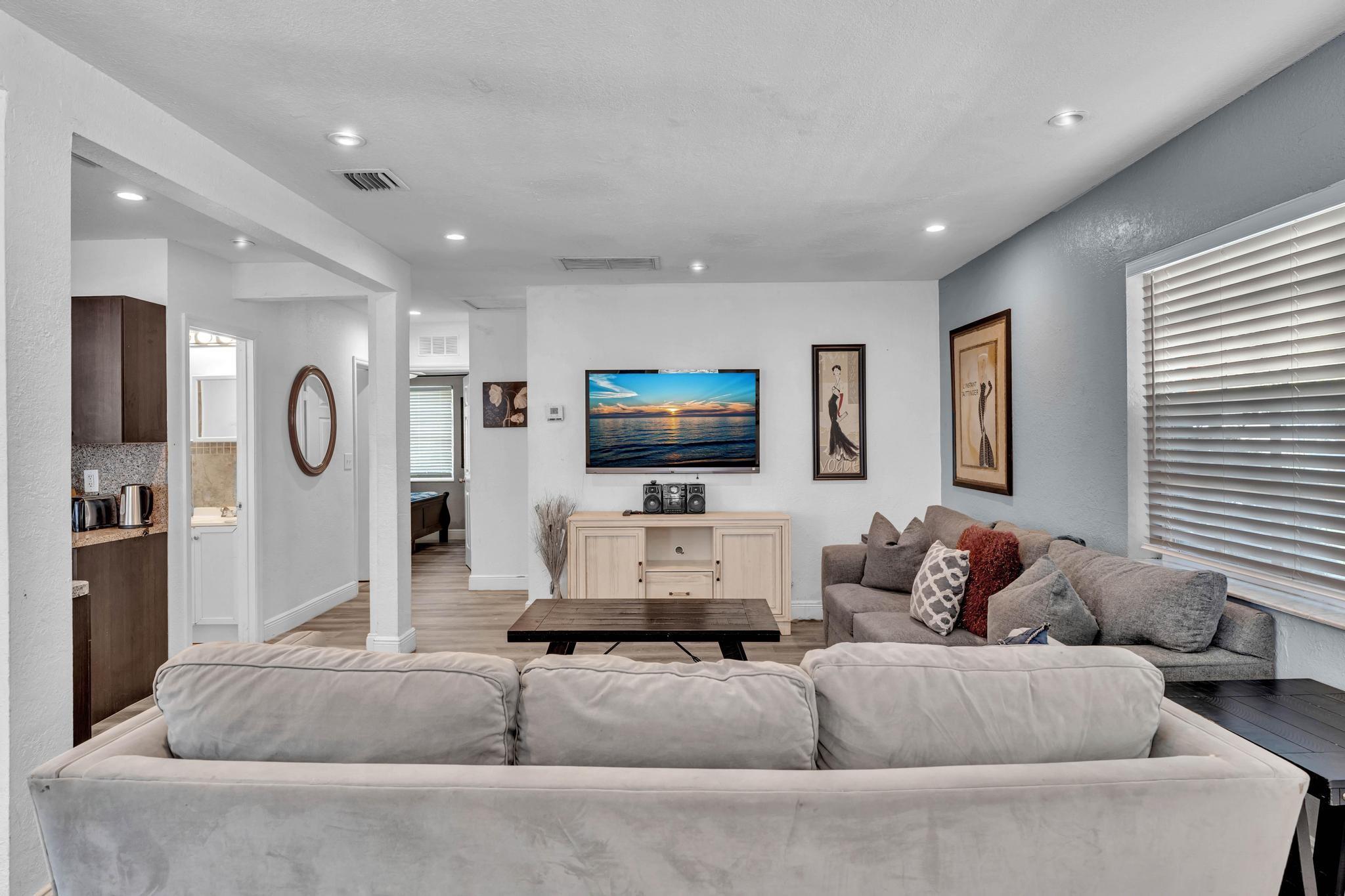 1600 NW 2nd Ave,Fort Lauderdale, FL 33311