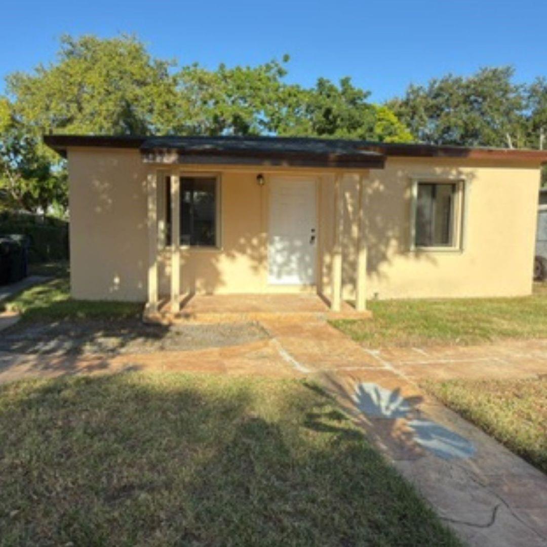 832 NW 16th Ter