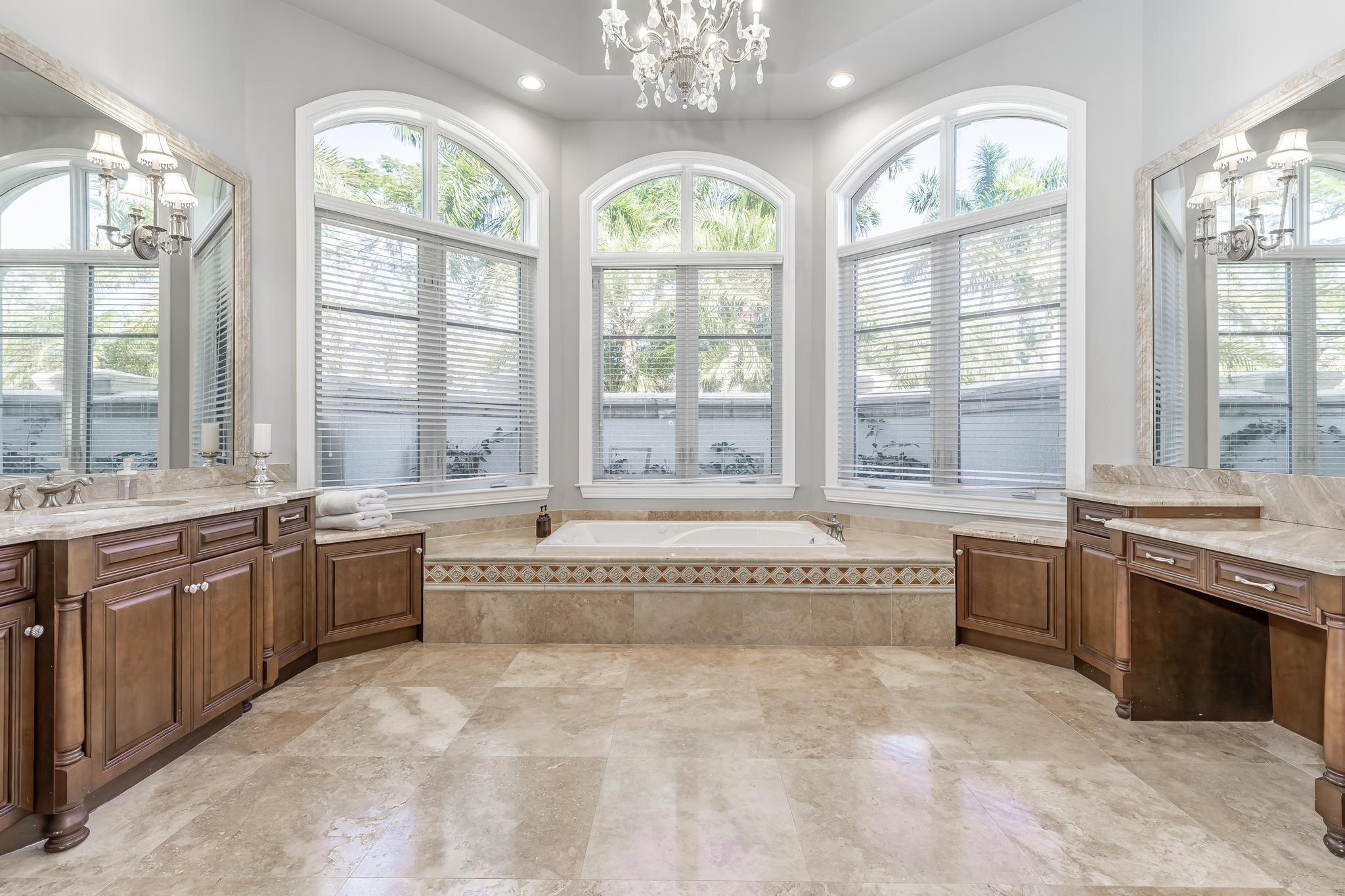 3111 Lake Rdg Ln Weston, FL 33332