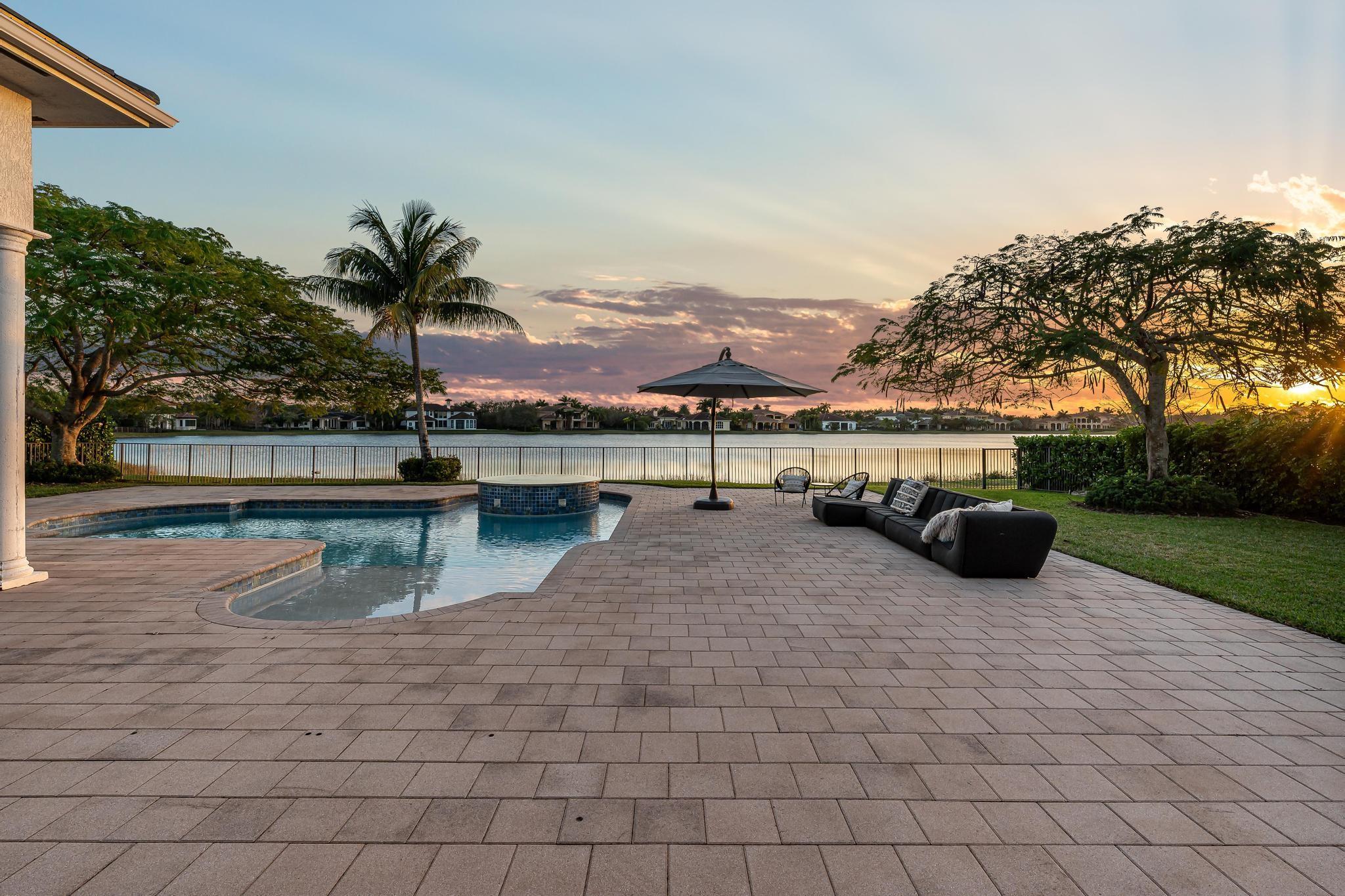 3111 Lake Rdg Ln Weston, FL 33332