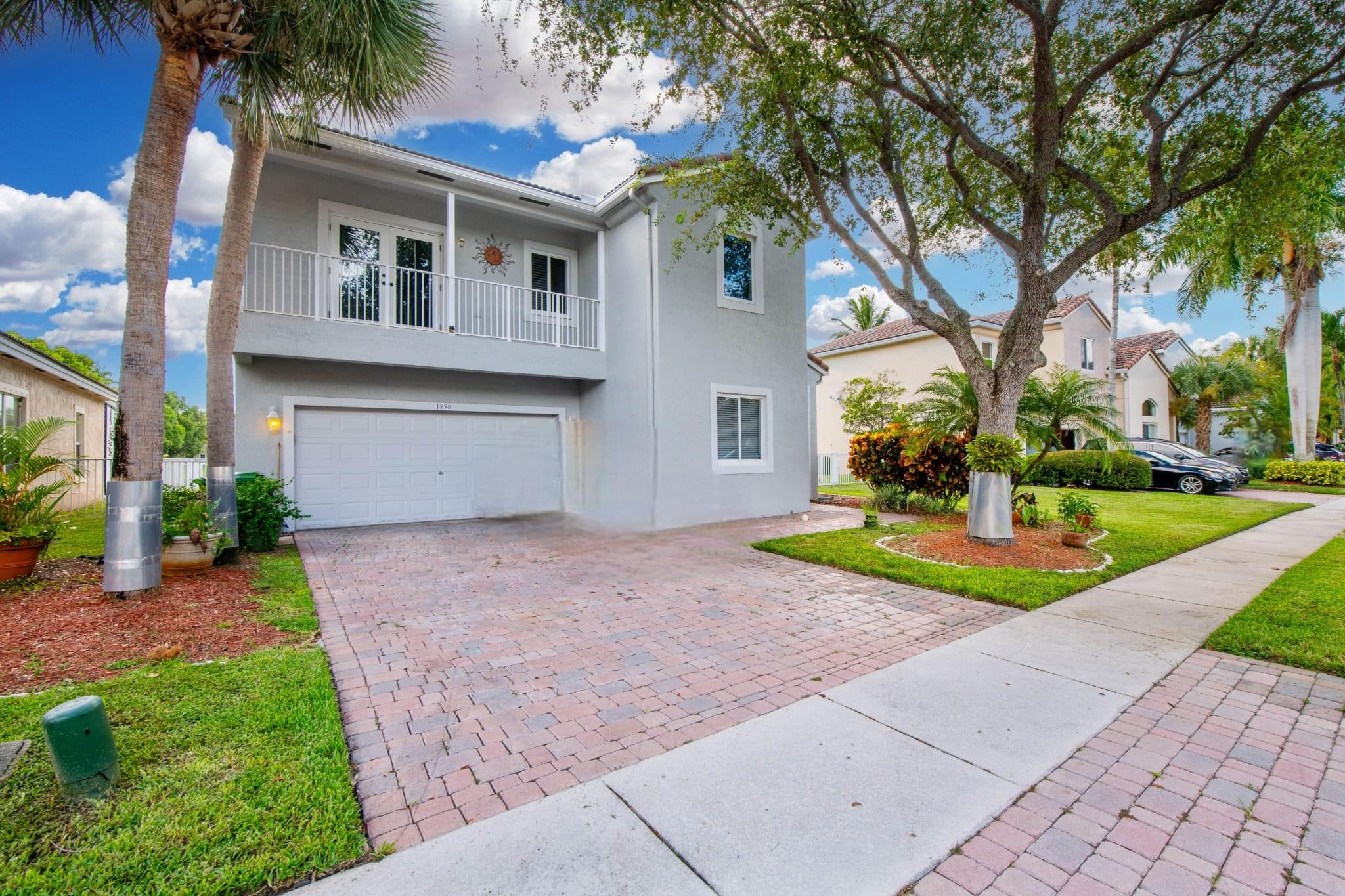 1858 NW 74th Way