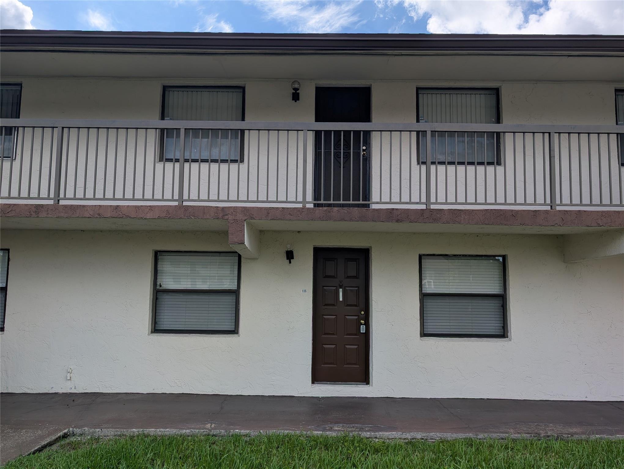6040 N Shakerwood Cir #106