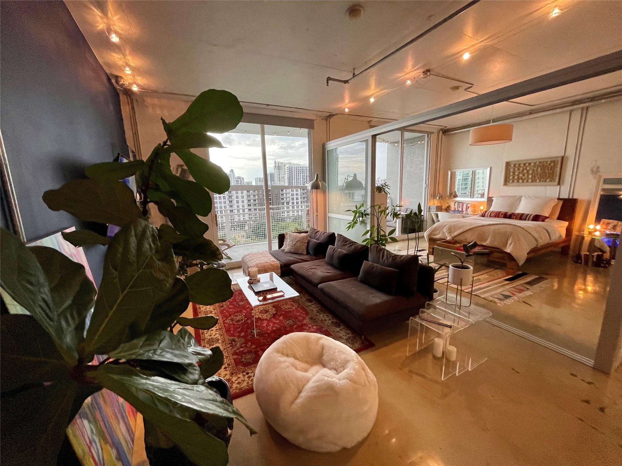 image The Yorker Condominium13