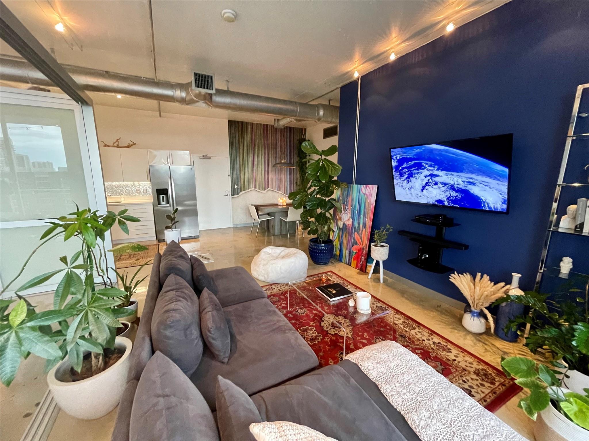 image The Yorker Condominium14
