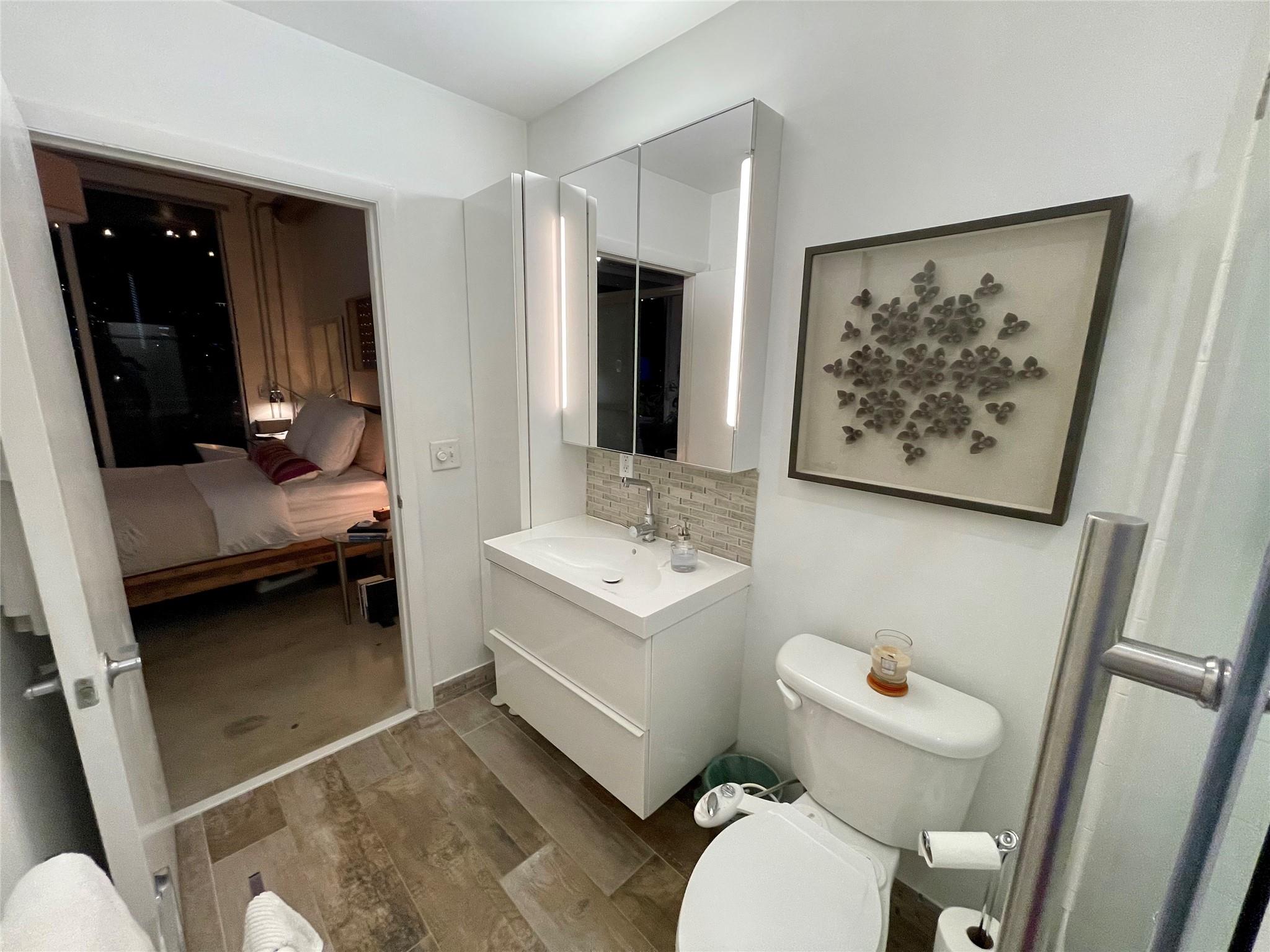 image The Yorker Condominium34