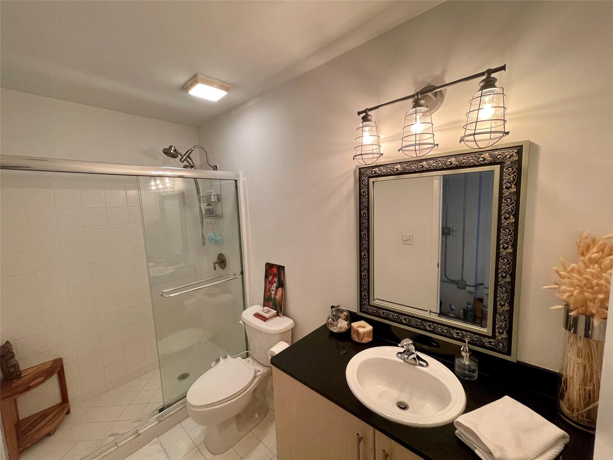 image The Yorker Condominium40