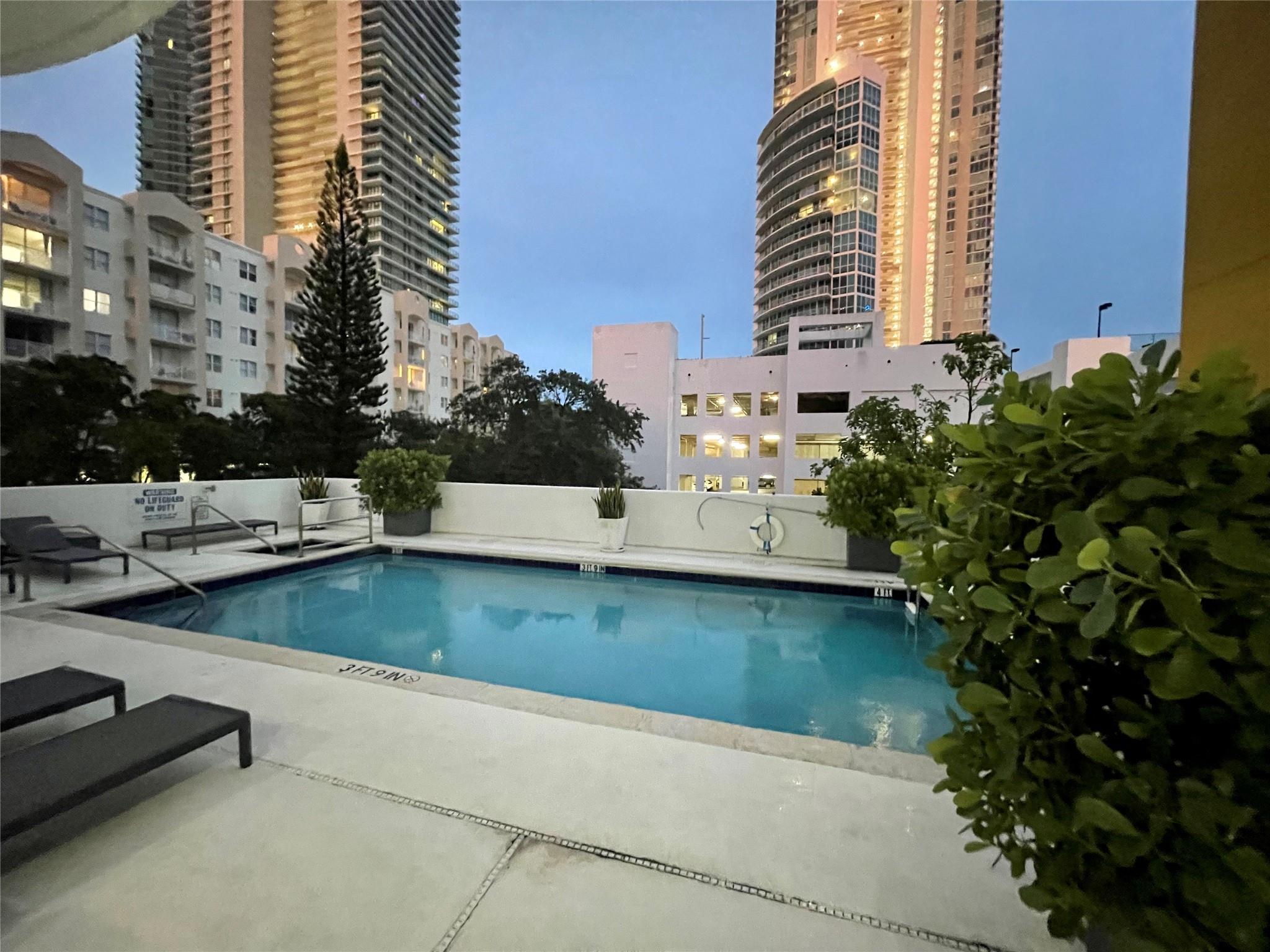 image The Yorker Condominium59