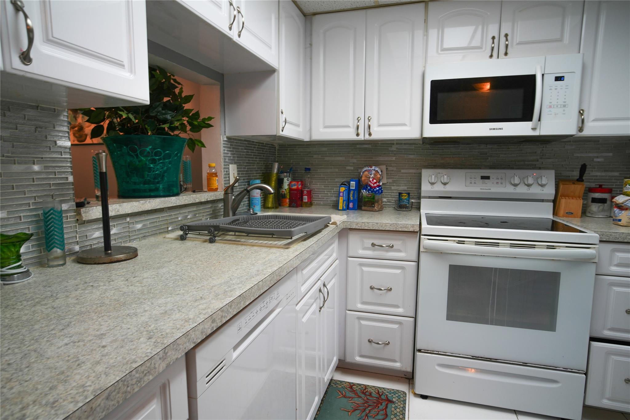 3774 Inverrary Blvd #101P