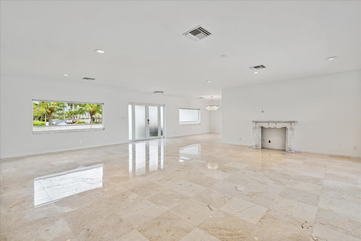 40 Isla Bahia Fort Lauderdale, FL 33316