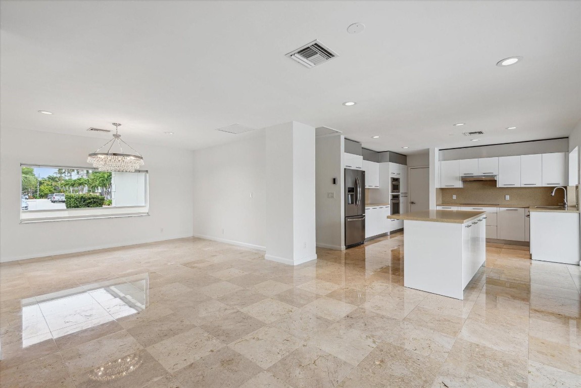 40 Isla Bahia Fort Lauderdale, FL 33316