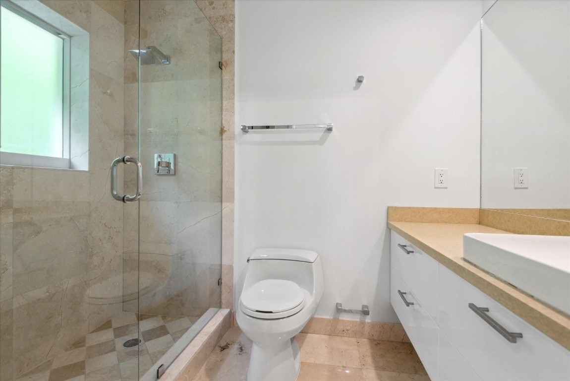 40 Isla Bahia Fort Lauderdale, FL 33316