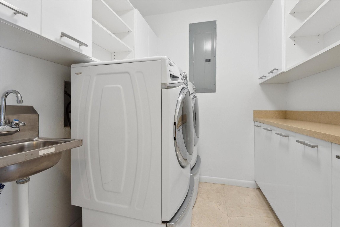 40 Isla Bahia Fort Lauderdale, FL 33316