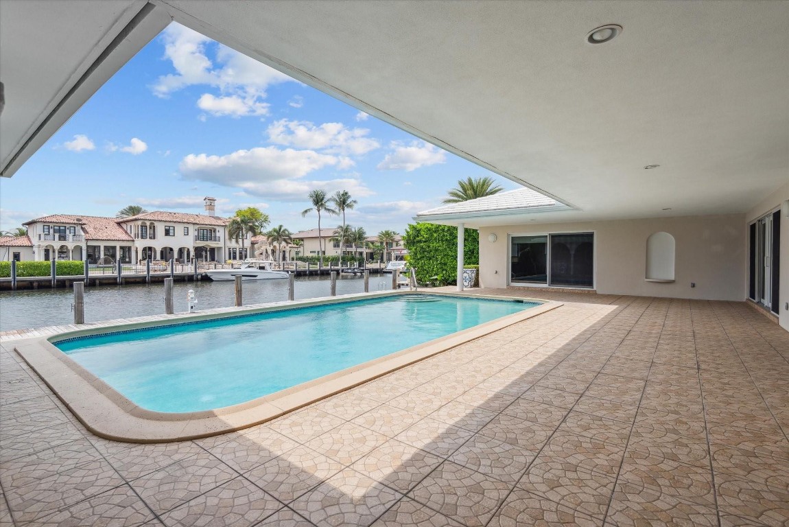 40 Isla Bahia Fort Lauderdale, FL 33316