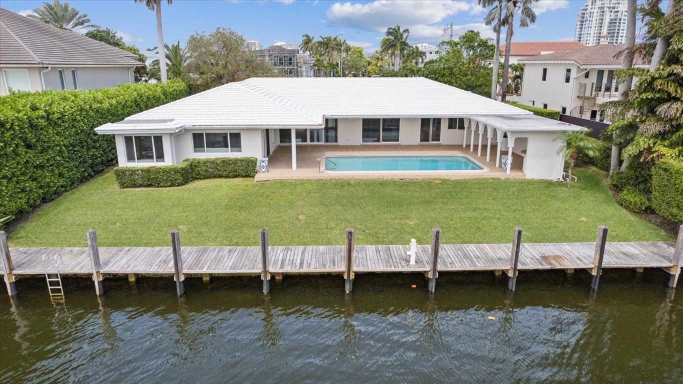 40 Isla Bahia Fort Lauderdale, FL 33316