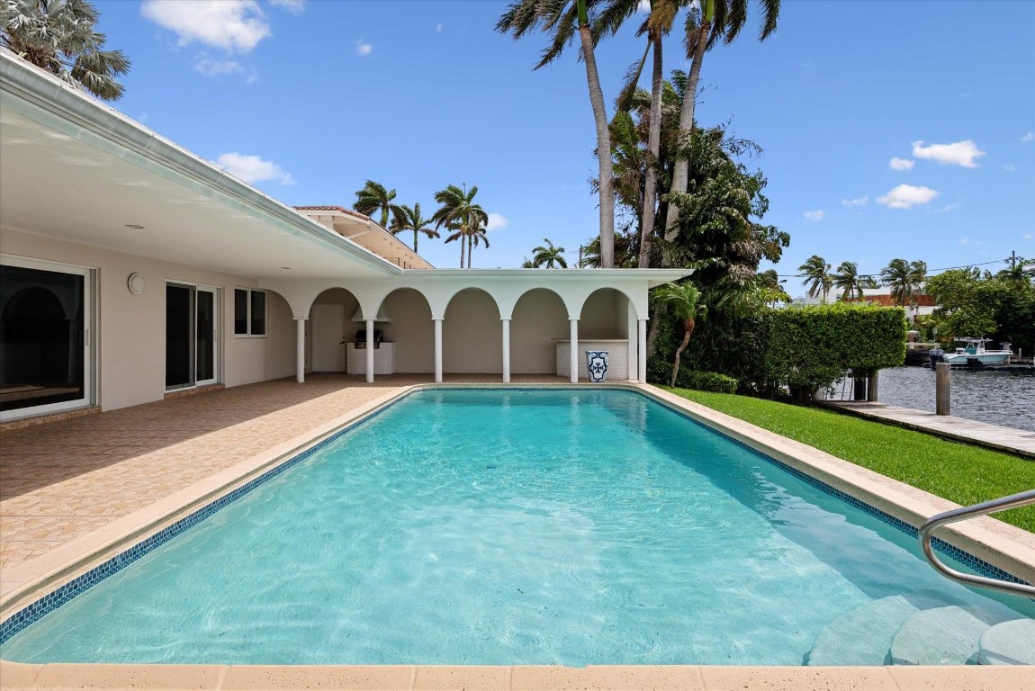 40 Isla Bahia Fort Lauderdale, FL 33316