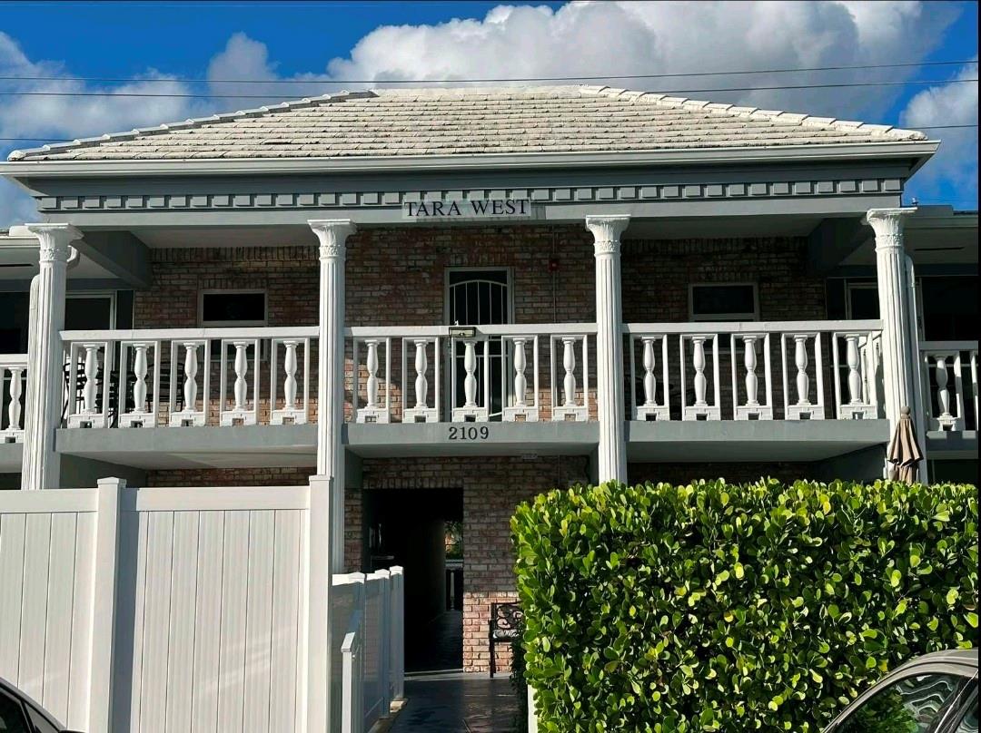 2109 NE 68th St #207