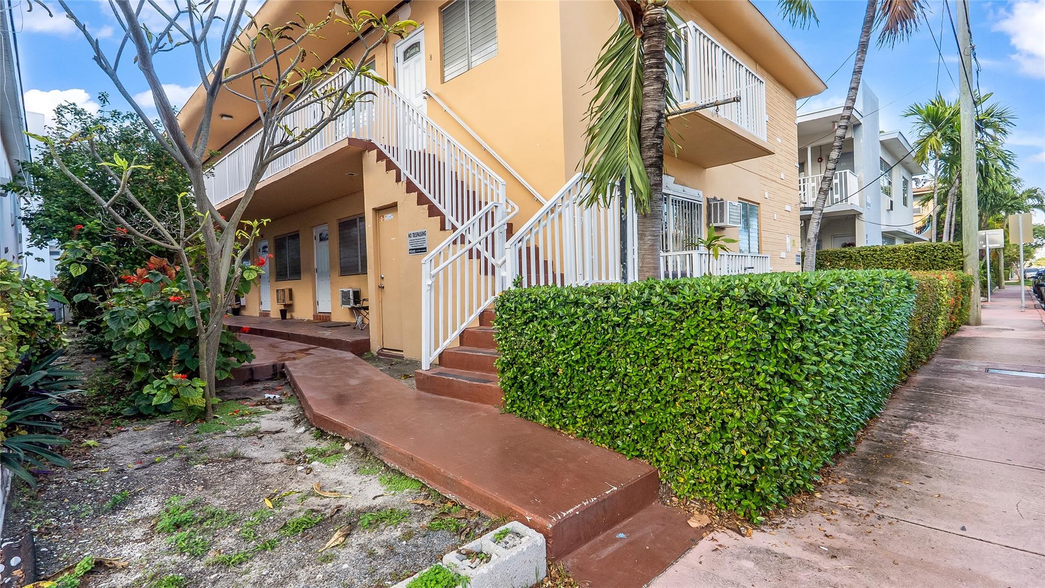 7720 Harding #1 Miami Beach, FL 33141