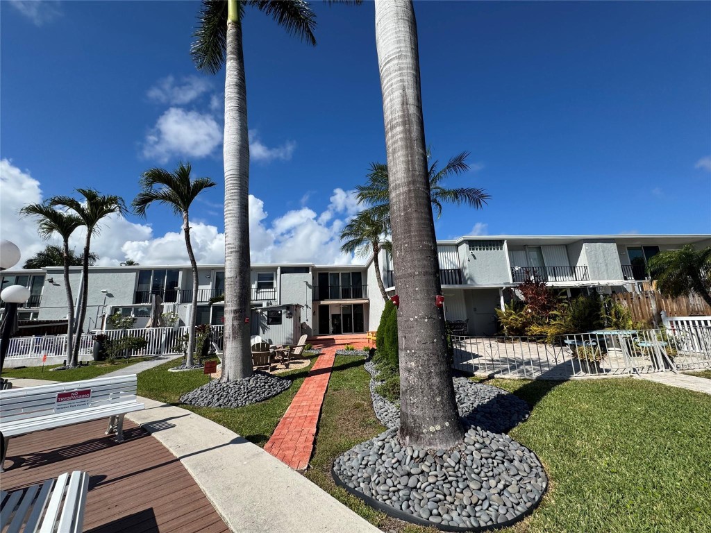 814 NE 25th #64 Hallandale Beach, FL 33009