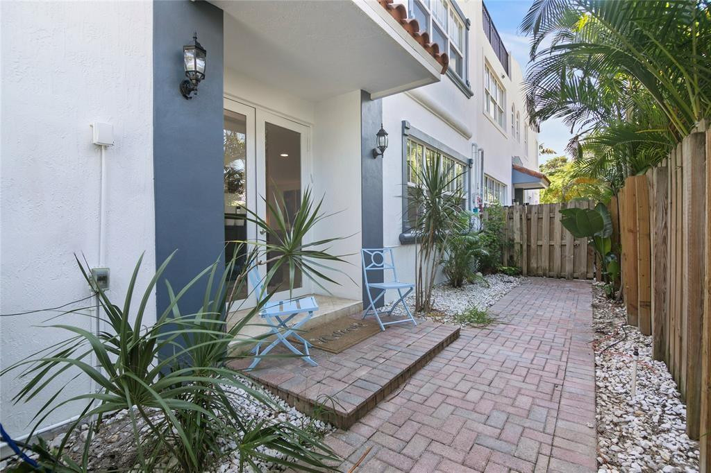 732 NE 15th Fort Lauderdale, FL 33304