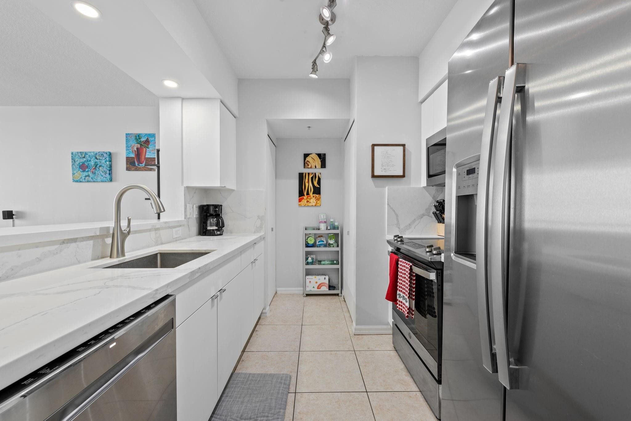 347 N New Riv #2707 Fort Lauderdale, FL 33301