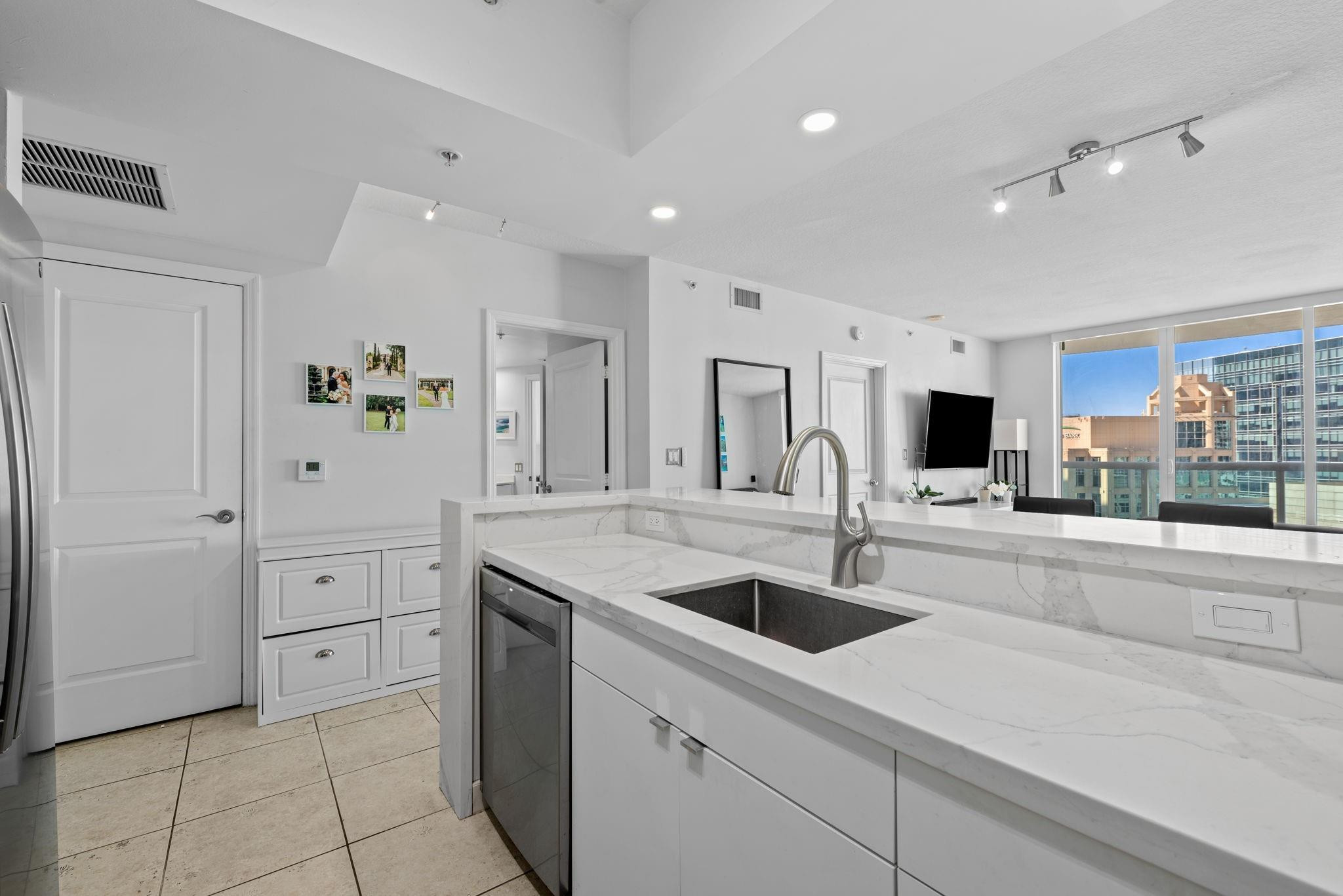 347 N New Riv #2707 Fort Lauderdale, FL 33301