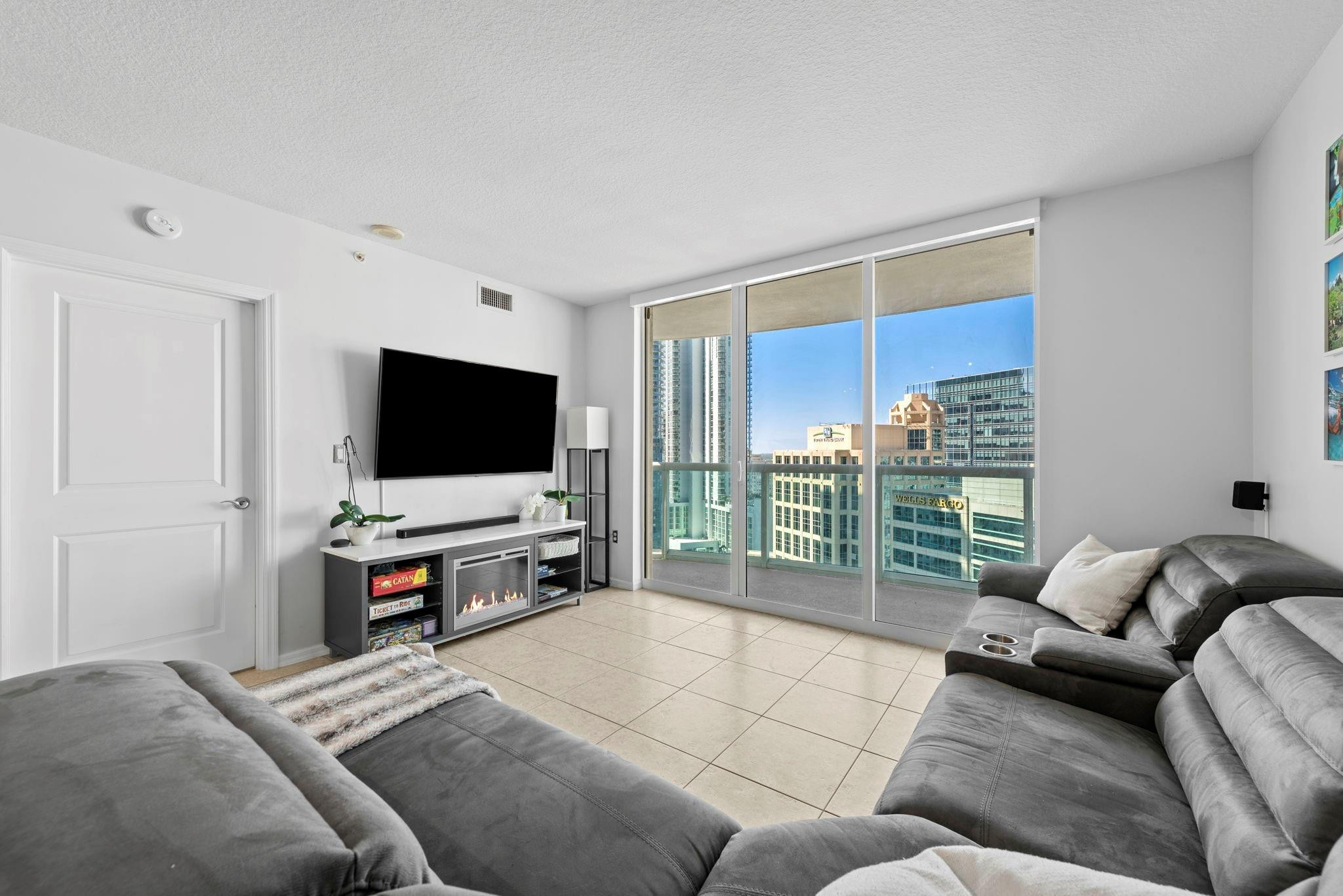 347 N New Riv #2707 Fort Lauderdale, FL 33301