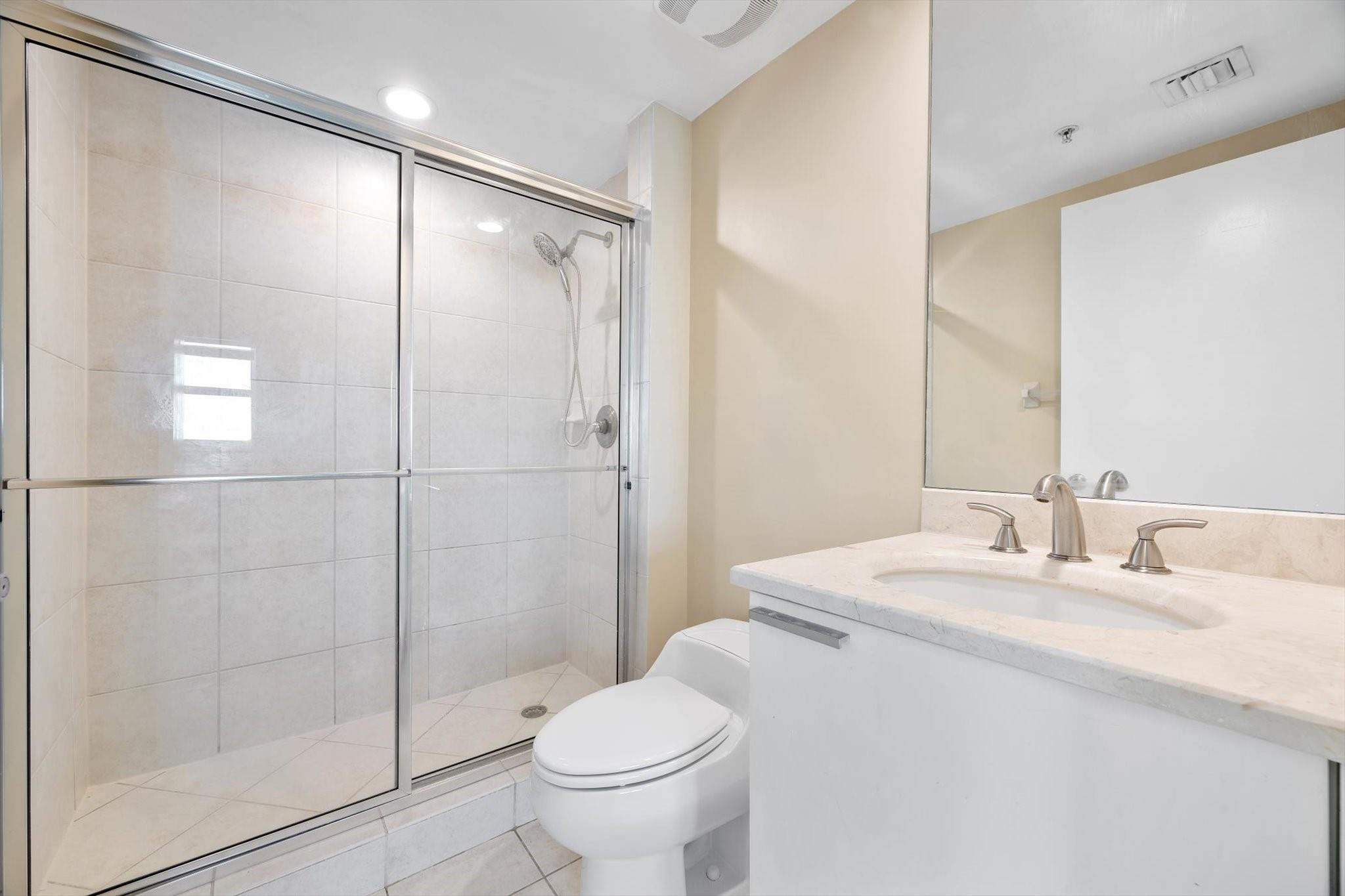 14951 Royal Oaks #1506 North Miami, FL 33181