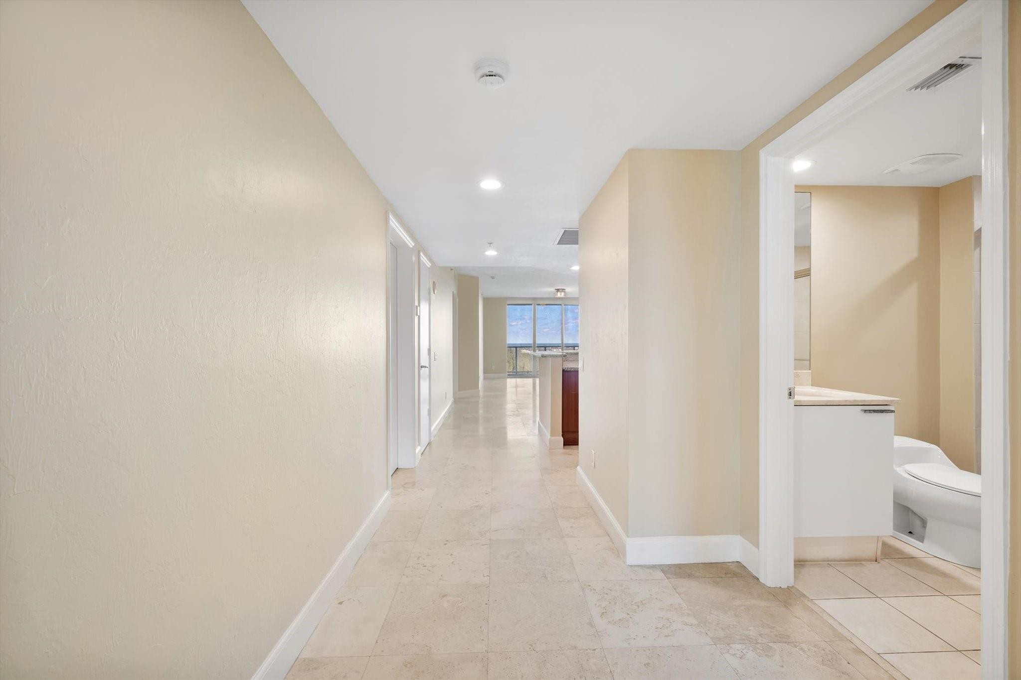 14951 Royal Oaks #1506 North Miami, FL 33181