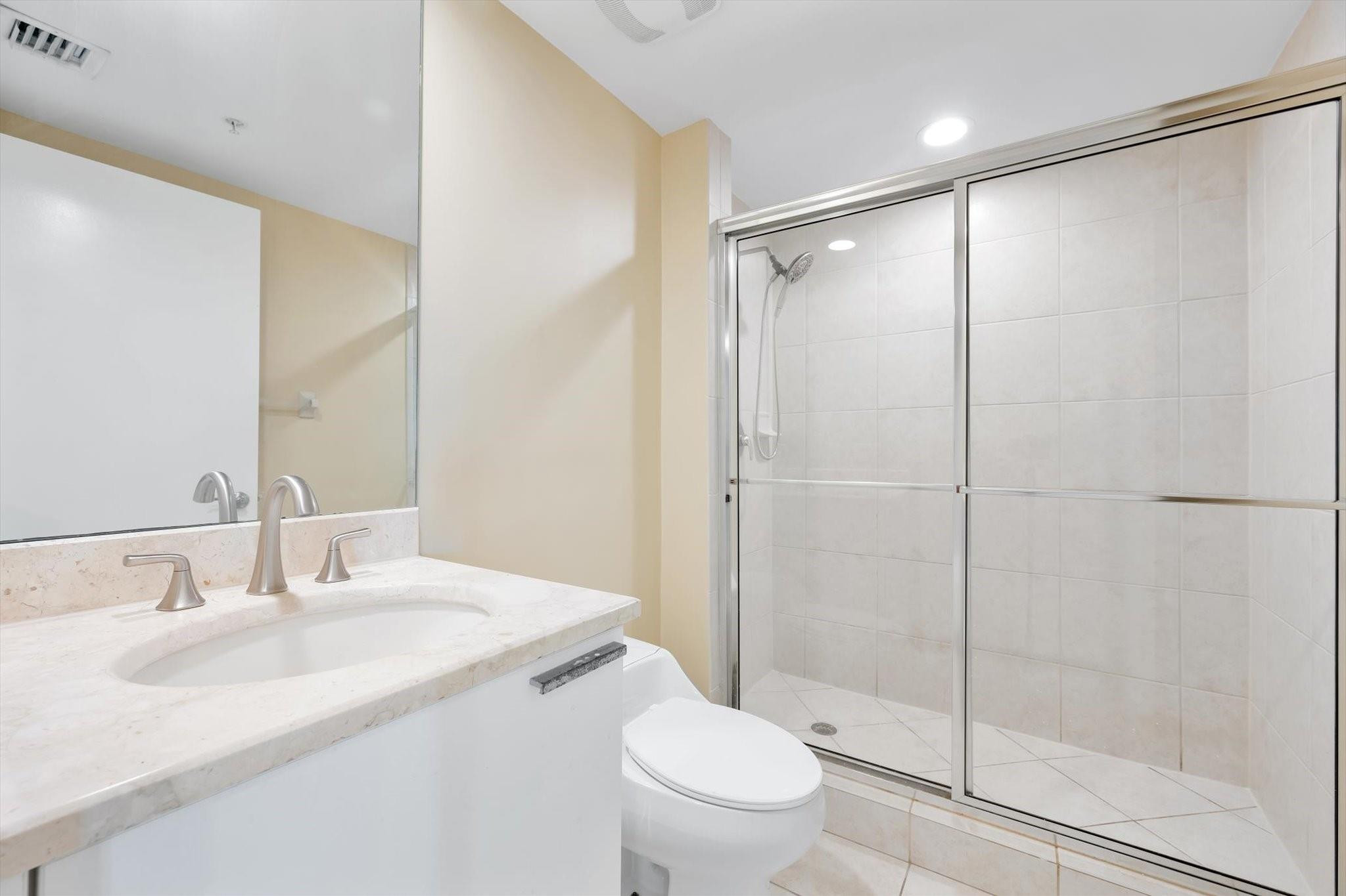 14951 Royal Oaks #1506 North Miami, FL 33181