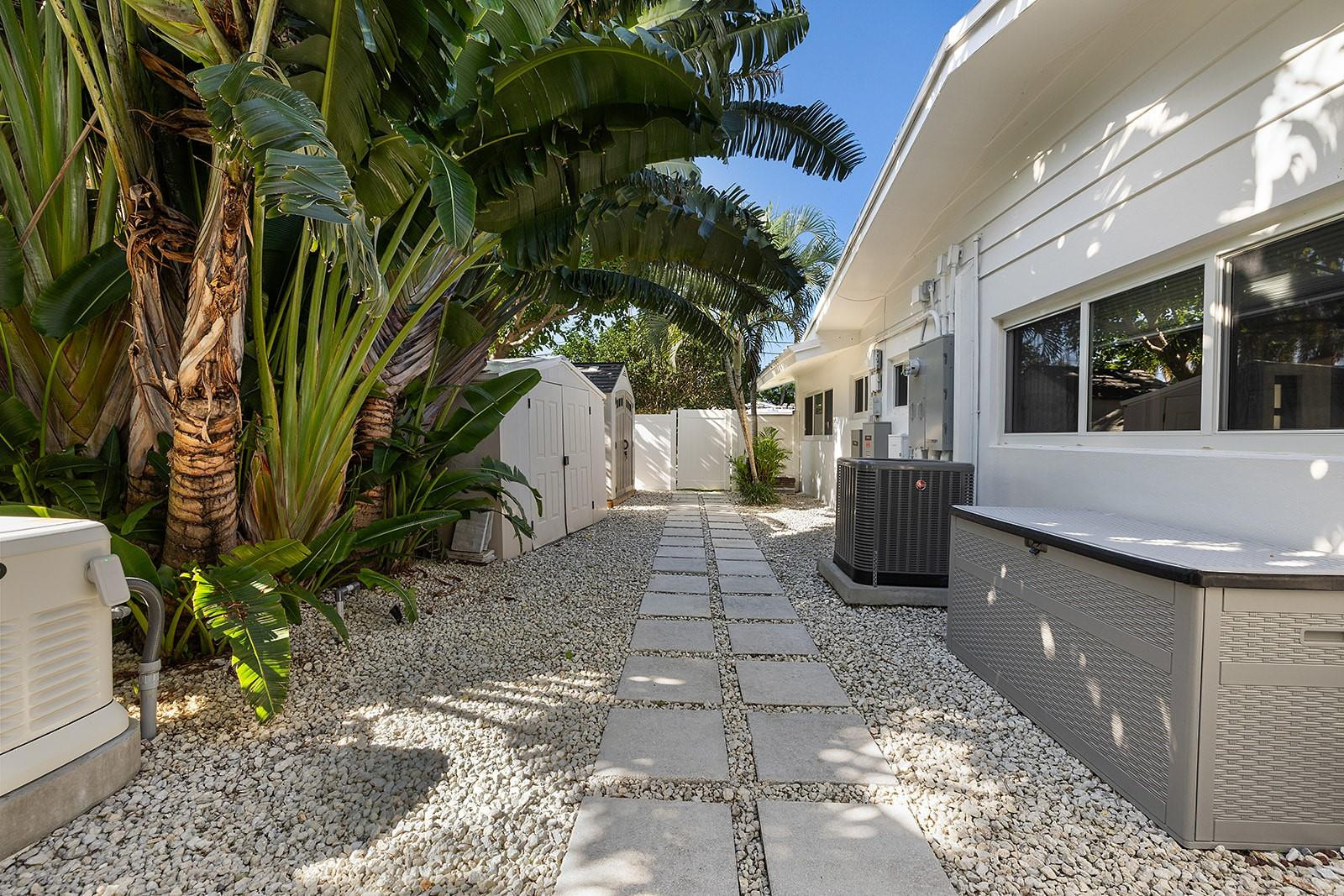 1370 E Terra Mar Pompano Beach, FL 33062