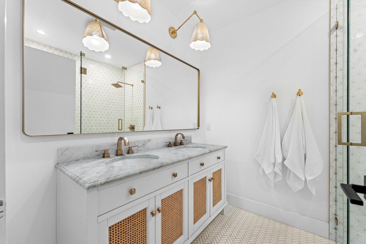 35 Anna St Ocean Ridge, FL 33435