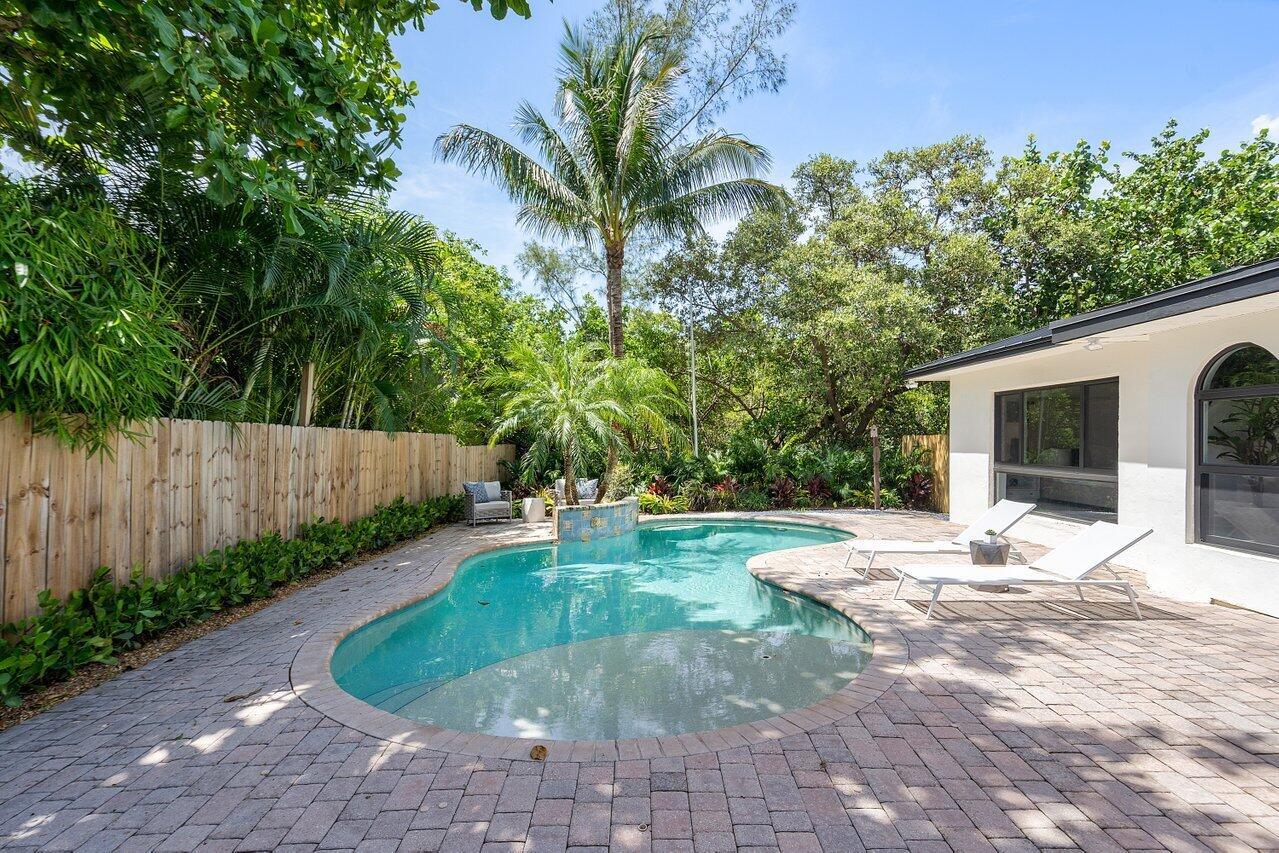 35 Anna St Ocean Ridge, FL 33435