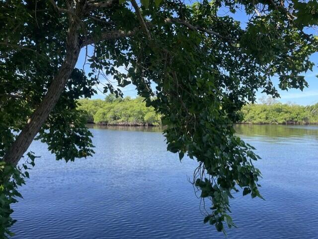 35 Anna St Ocean Ridge, FL 33435