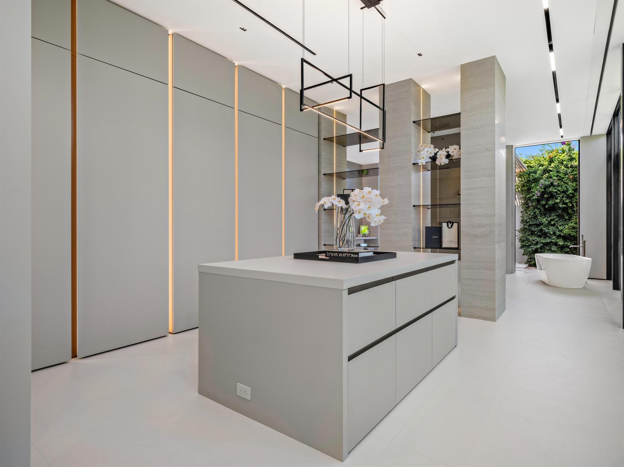 35 Spoonbill Rd Manalapan, FL 33462