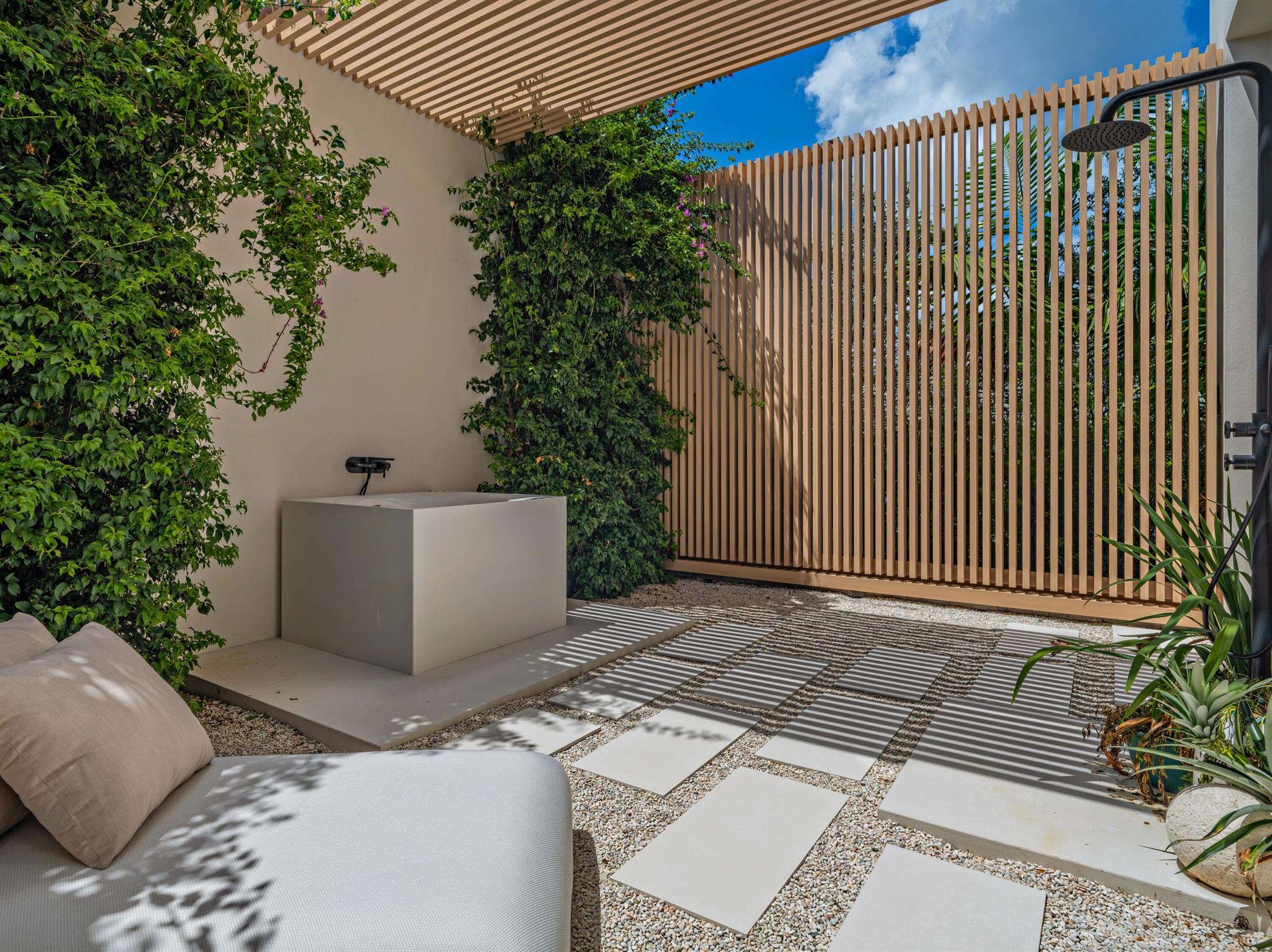 35 Spoonbill Rd Manalapan, FL 33462