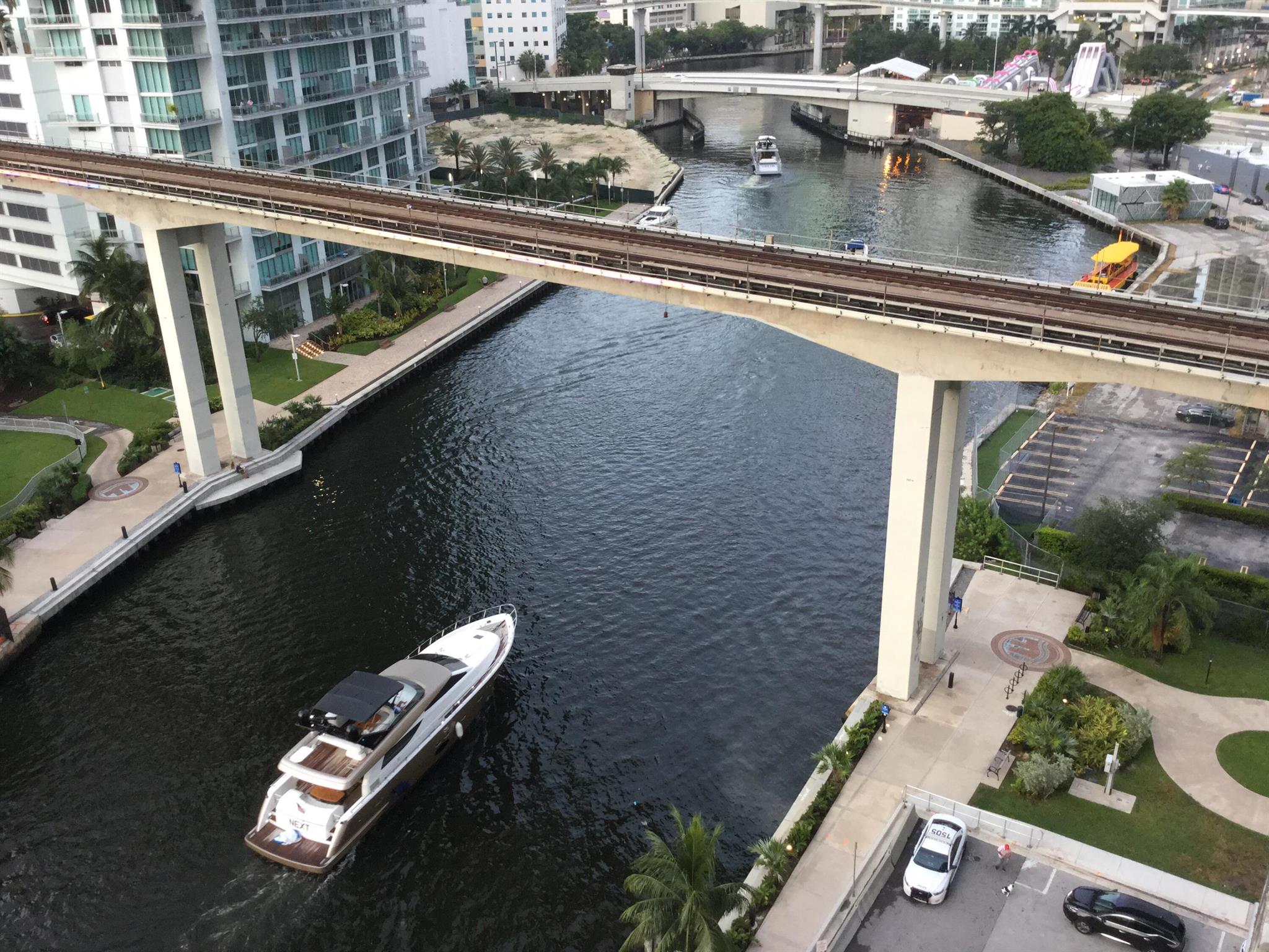 image NEO VERTIKA CONDO9