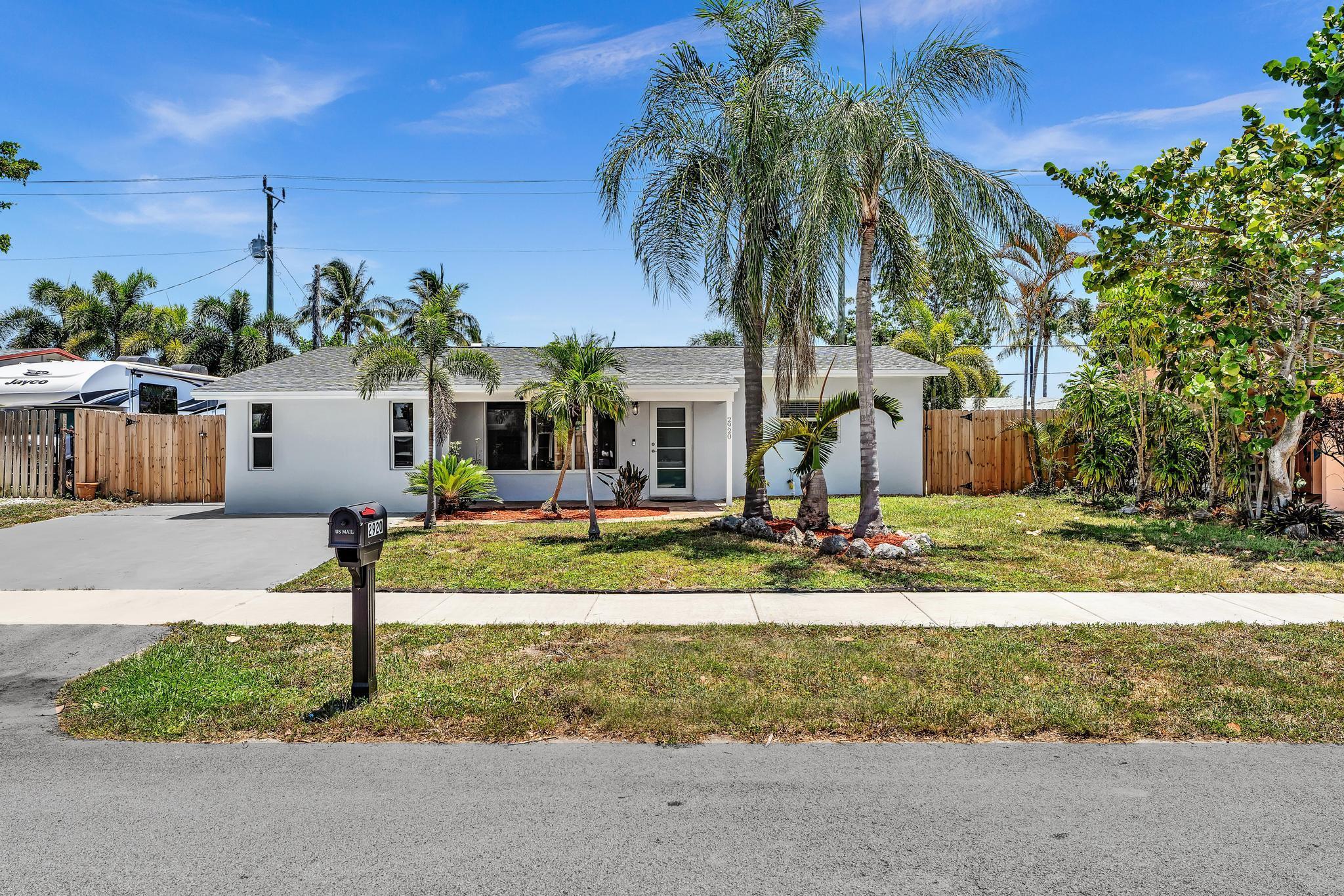 2920 NE 8th Ter