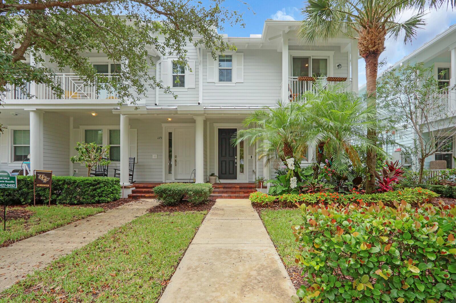 1169 E Dakota Dr