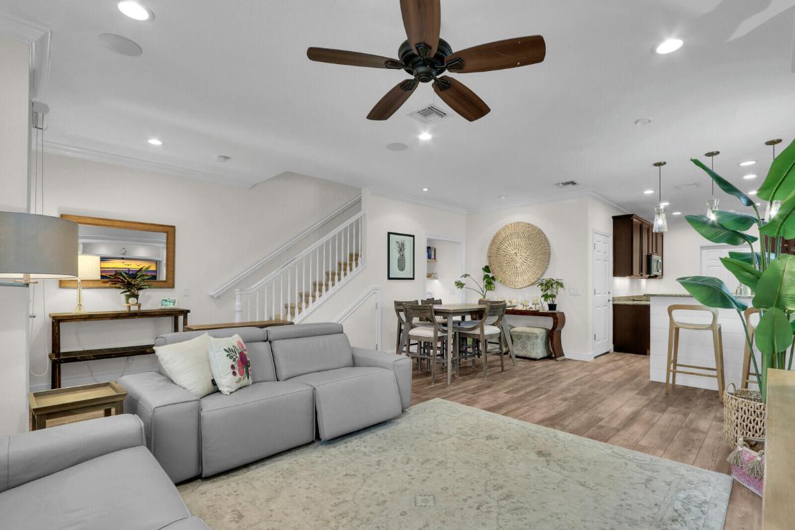 1169 E Dakota Dr Jupiter, FL 33458